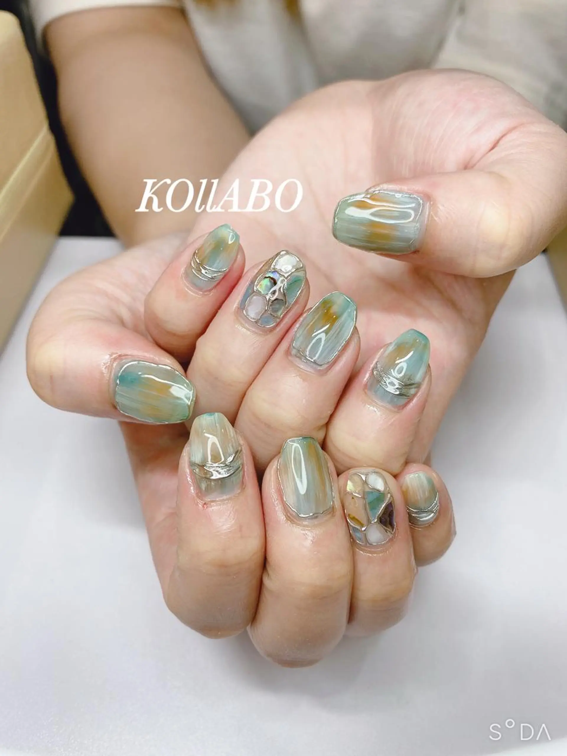 ネイル KOLLABO nailのネイルデザイン