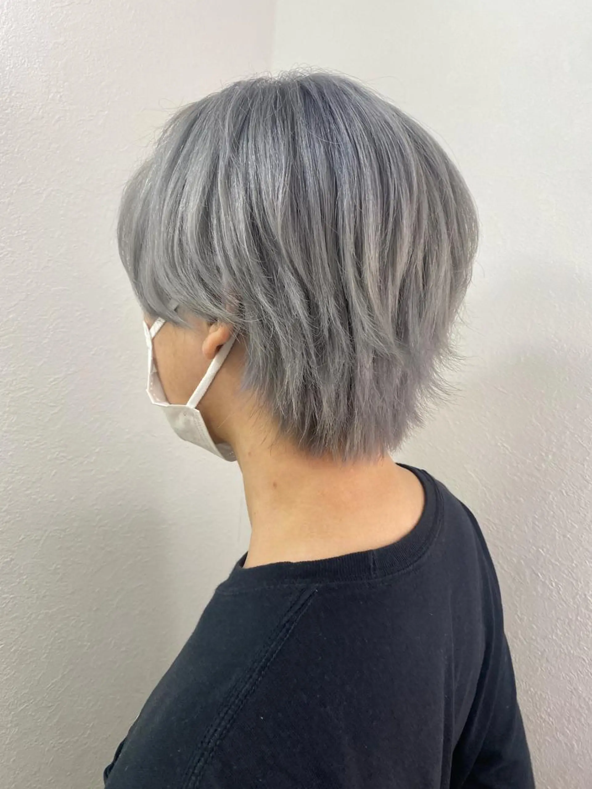 カラー MANAMI 🥀ウルフカットのヘアスタイル
