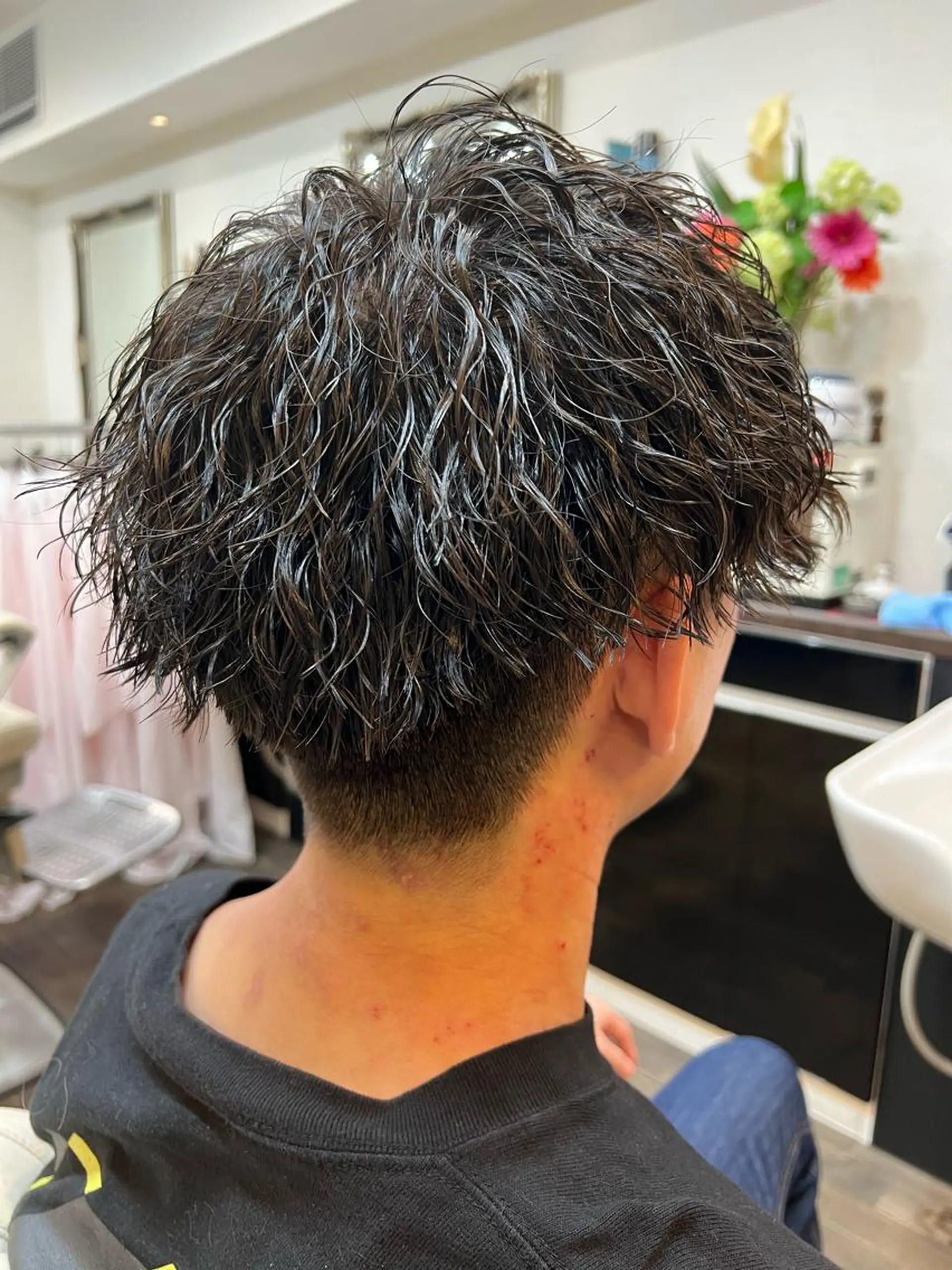 ショート パーマ メンズ 二本木 秀成のヘアスタイル