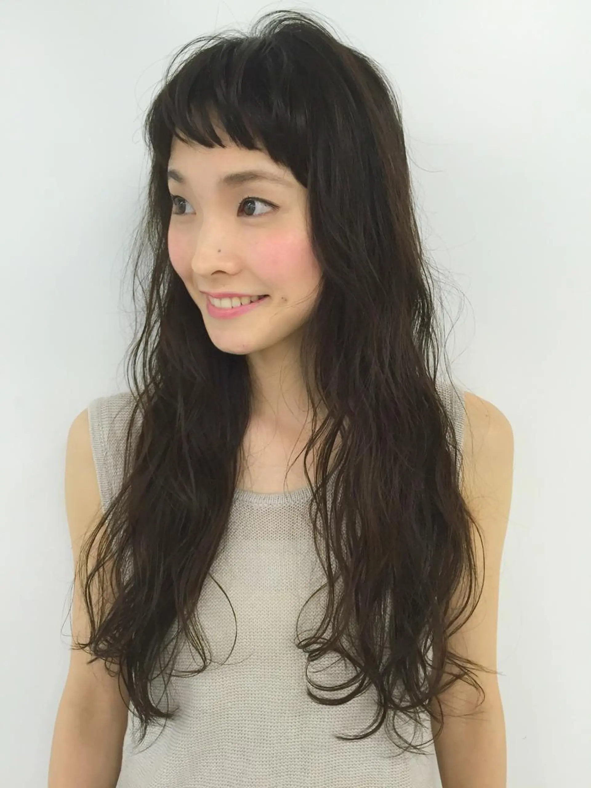 ロング パーマ やまだ まいのヘアスタイル