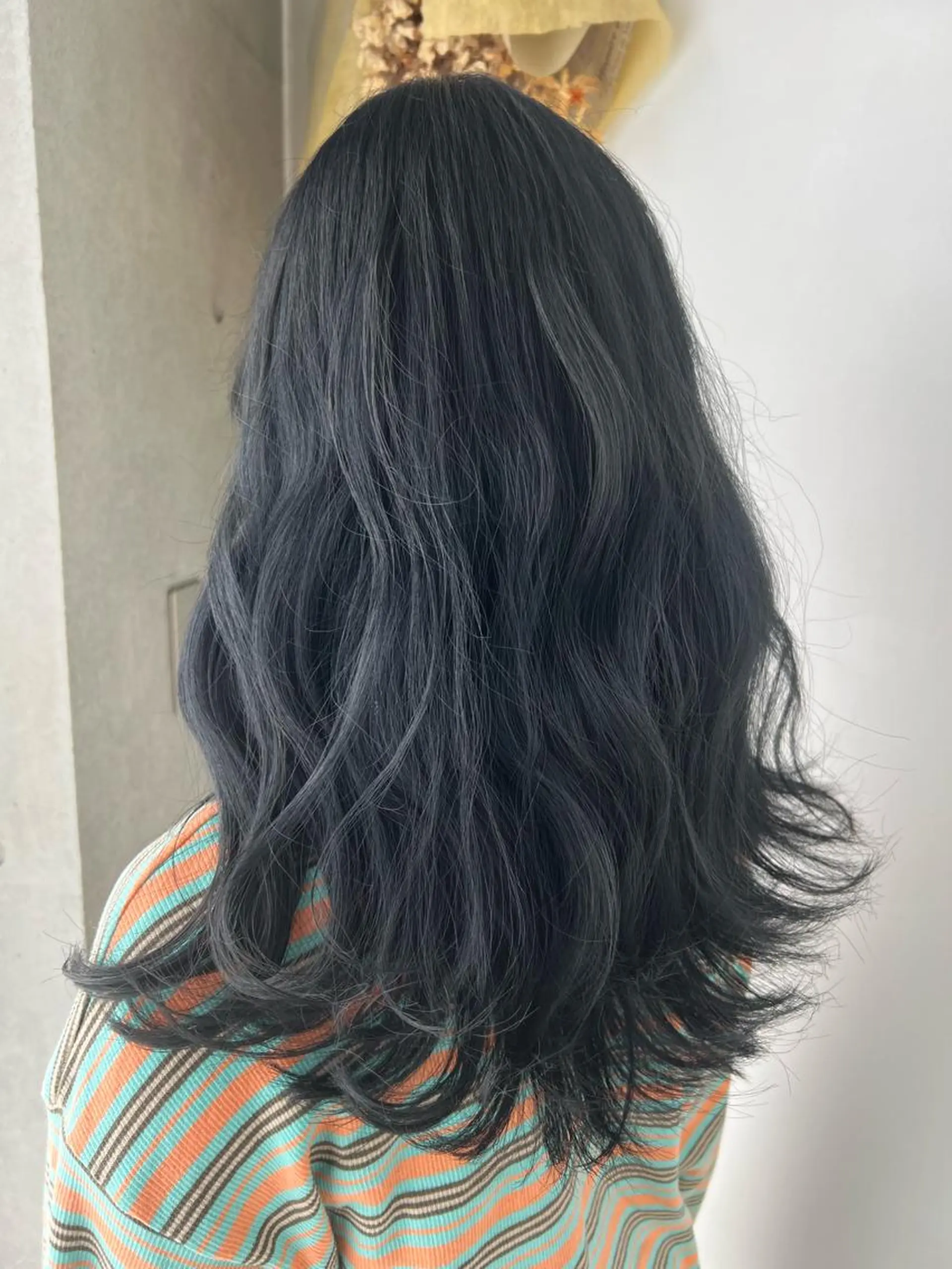 ロング カラー 黒髪 ブルーカラー ブルーブラック 韓国風ヘア 後藤 卓哉のヘアスタイル