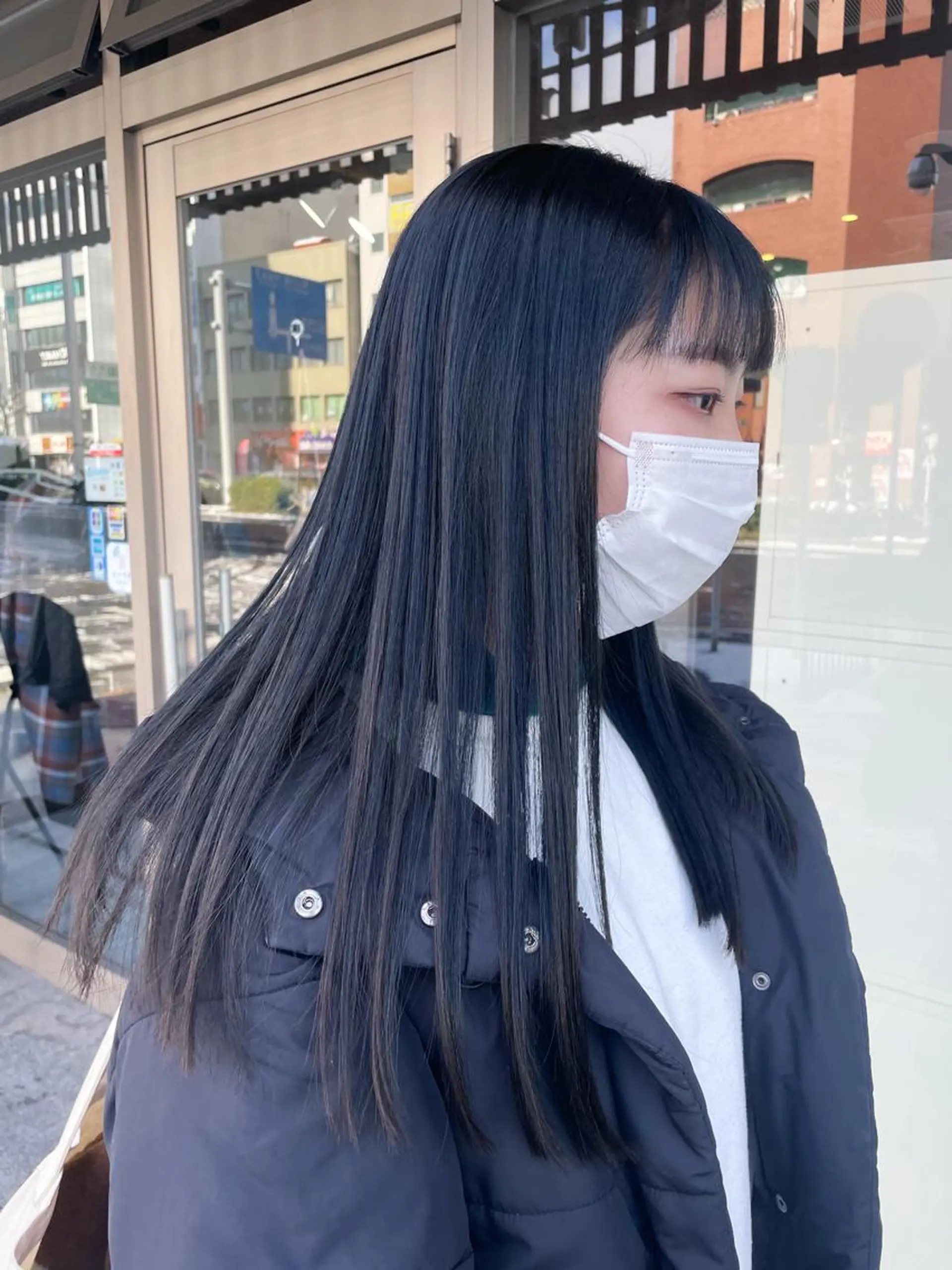 セミロング カラー ヘアアレンジ 黒髪 ブルーカラー ブルーブラック 透明感カラー イワタ マハ/ minim hairのヘアスタイル