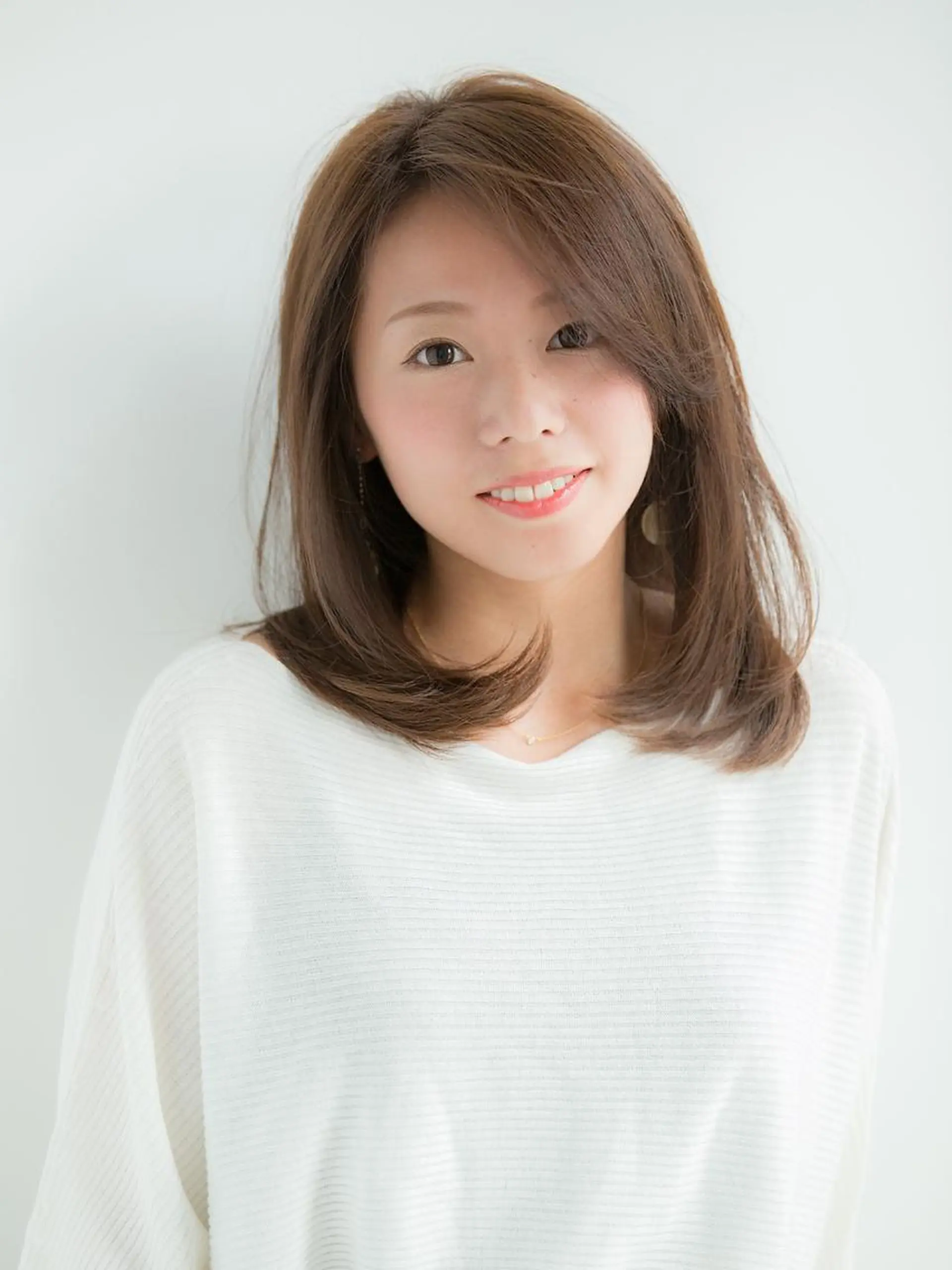 ミディアム 【広尾/恵比寿】 カットカラーのヘアスタイル