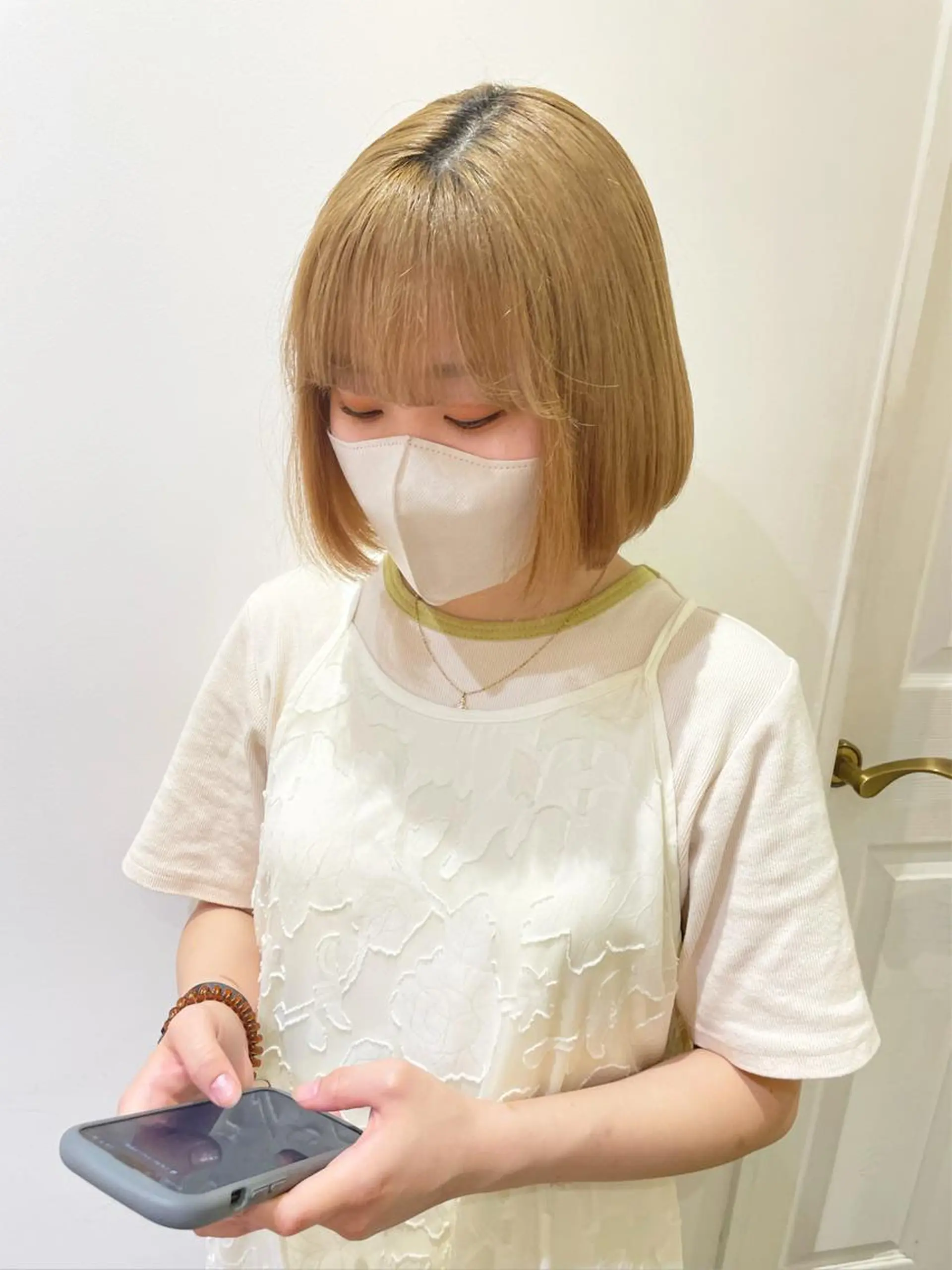 ミディアム カラー ベージュカラー ブリーチ ミルクティーベージュ ヘアカラー シールエクステ横浜 🐏☁️miminaのヘアスタイル
