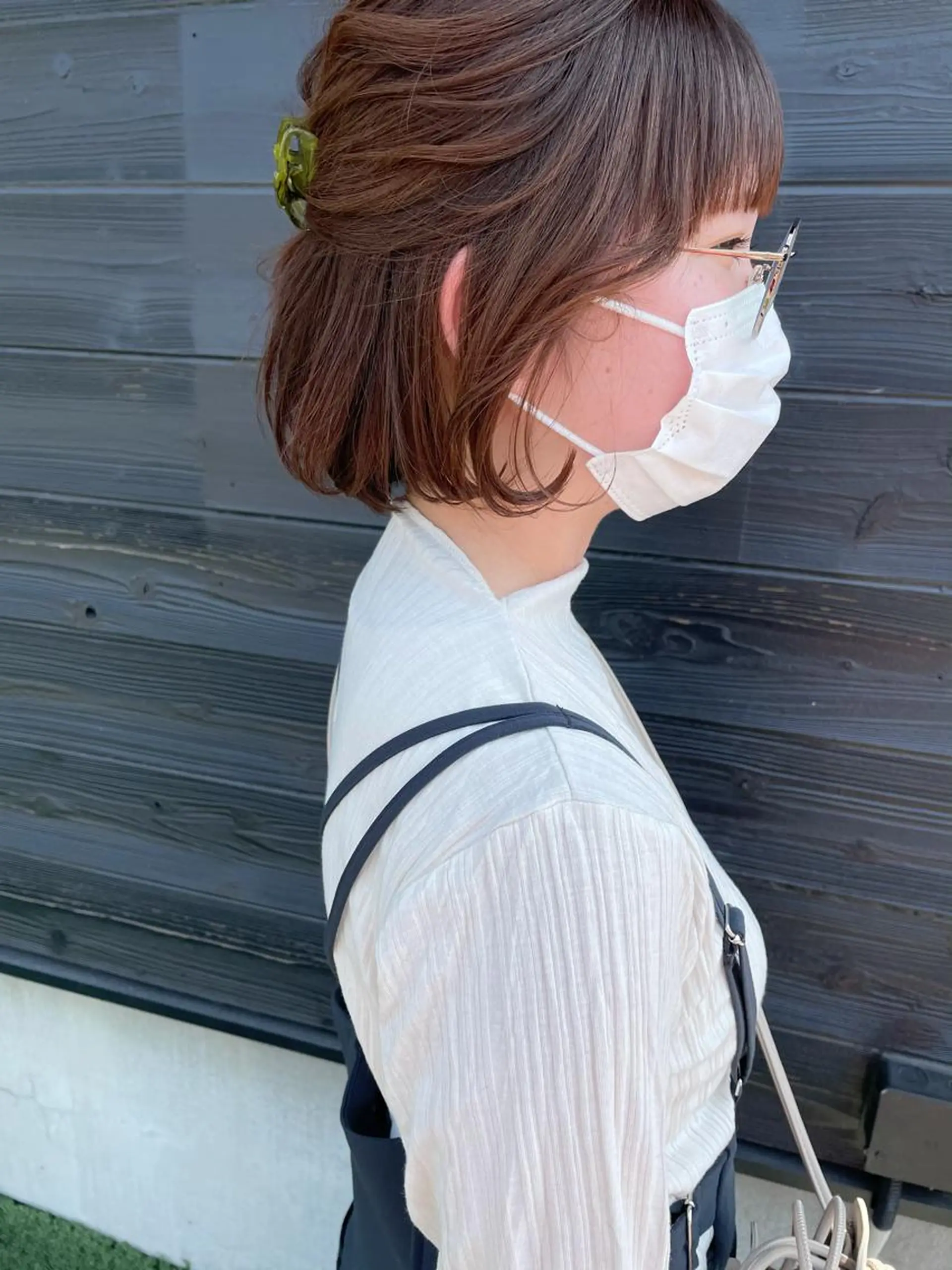 ショート ボブ 伸ばしかけ 岩田 萌那のヘアスタイル