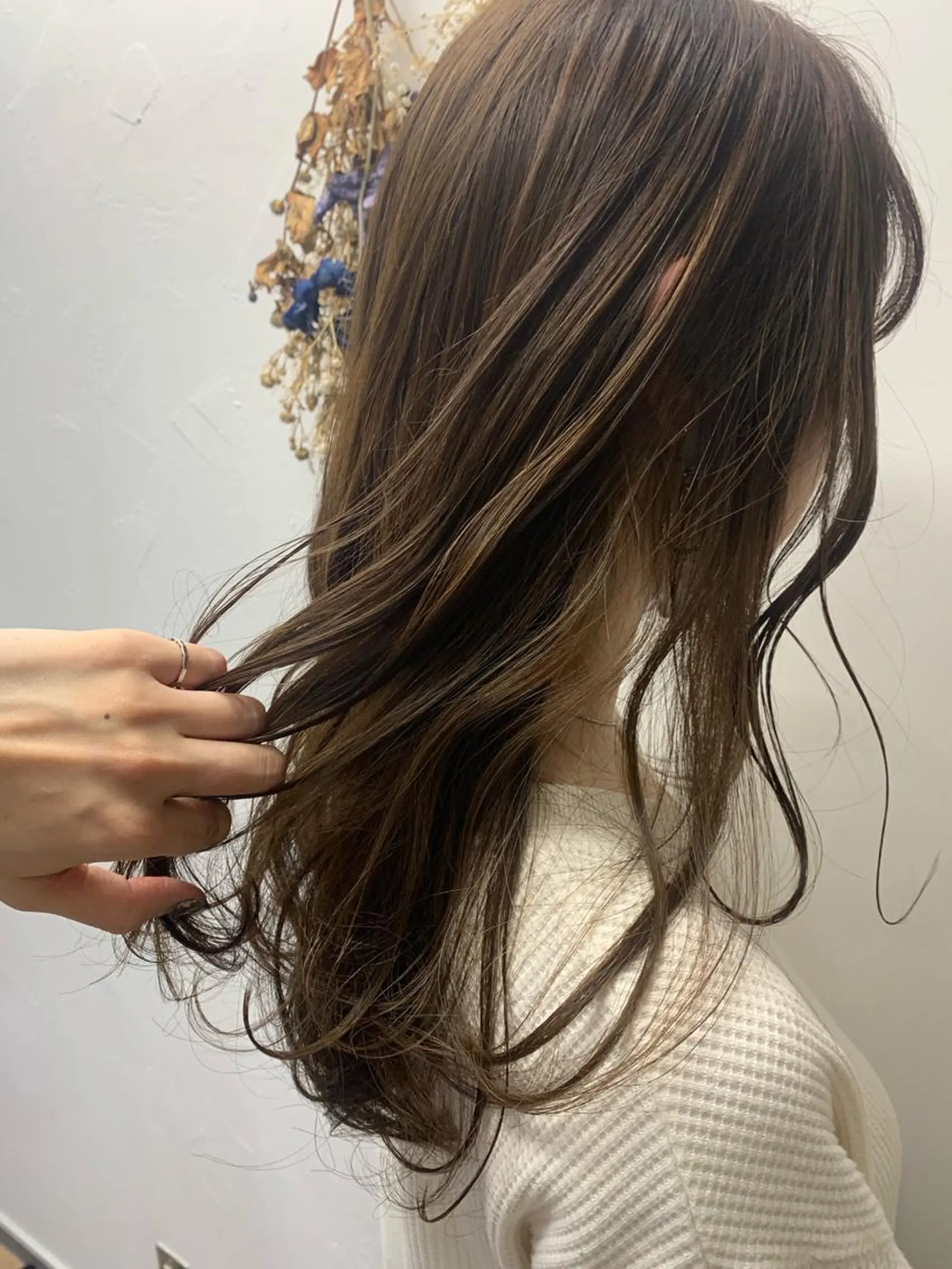 ロング カラー ハイライトカラー ハイライト ヘアカラー newi 京橋 【yuuki】のヘアスタイル