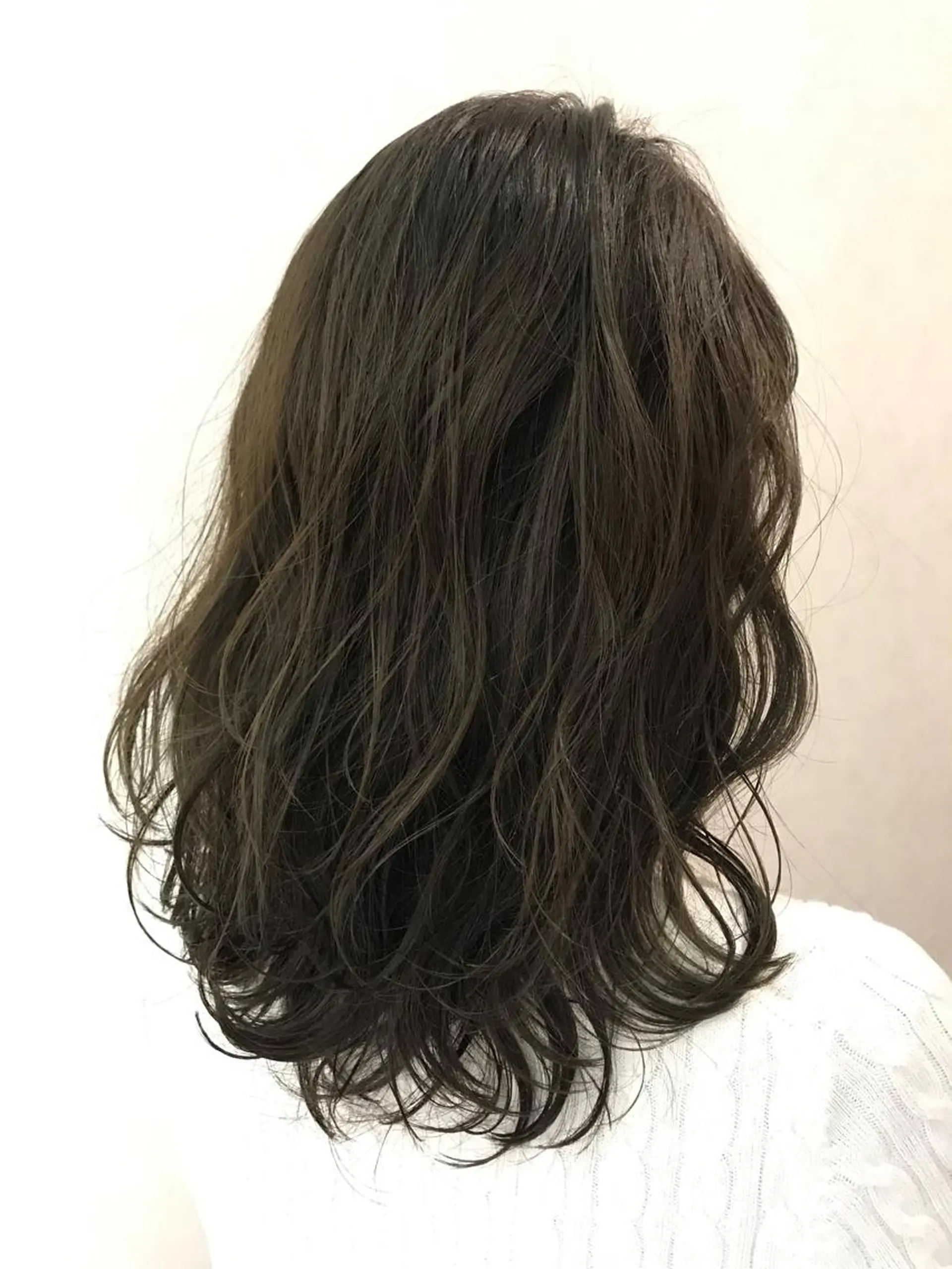 ミディアム 韓国レイヤーカット KOUKIのヘアスタイル