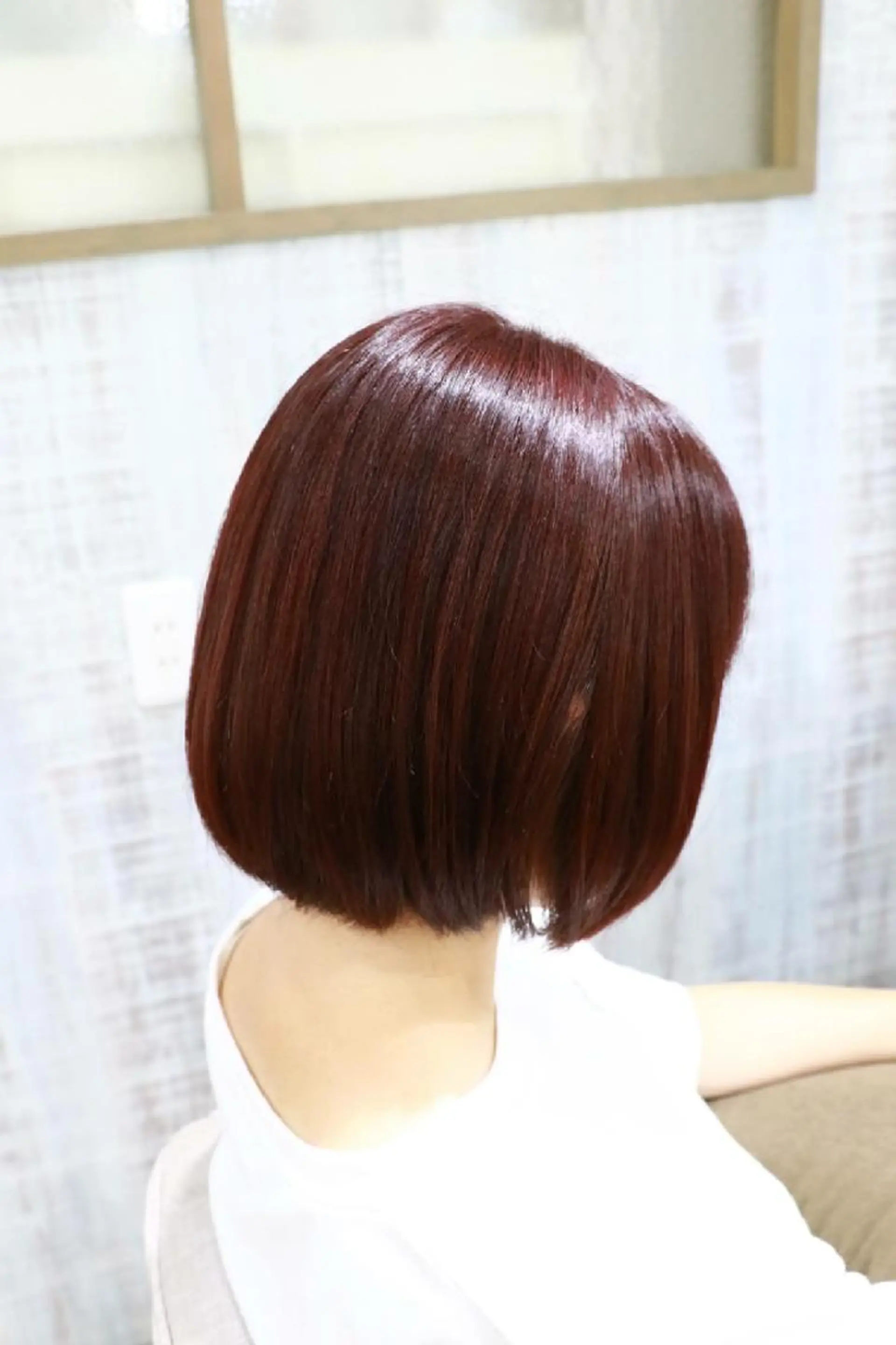 ショート カラー レッドカラー ボブ little 柏 【リトルカシワ】所属・フジタミキ ✨メテオ TR、ヘッドスパのヘアスタイル