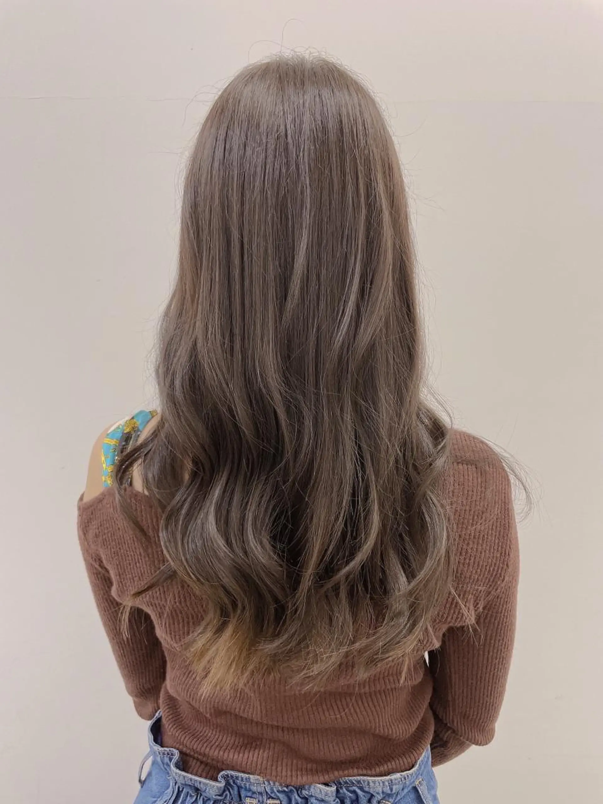 ロング 黒岩 明日美のヘアスタイル