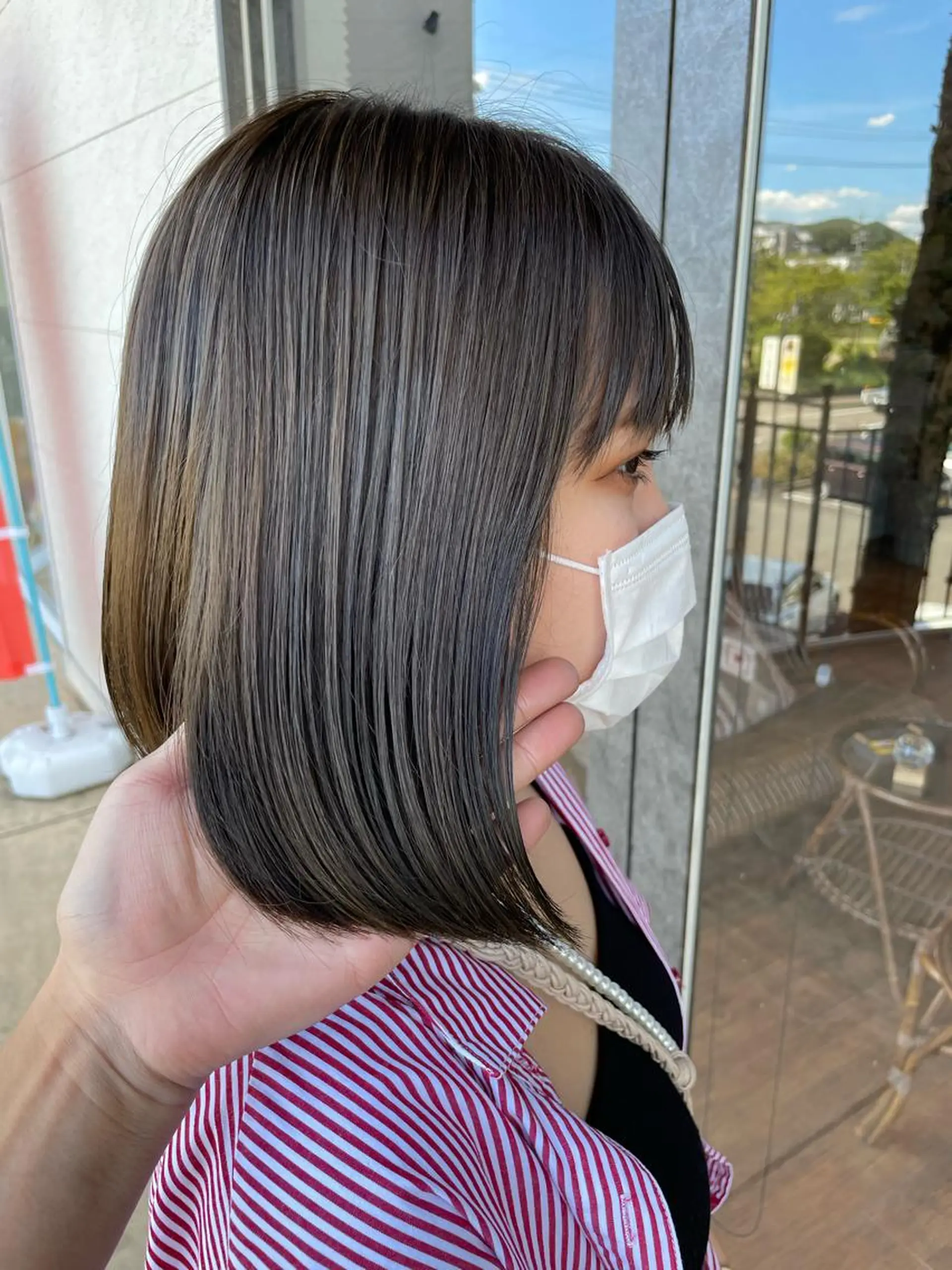 セミロング カラー グレージュ オリーブグレージュ オリーブグレー 鵜飼 真伍のヘアスタイル