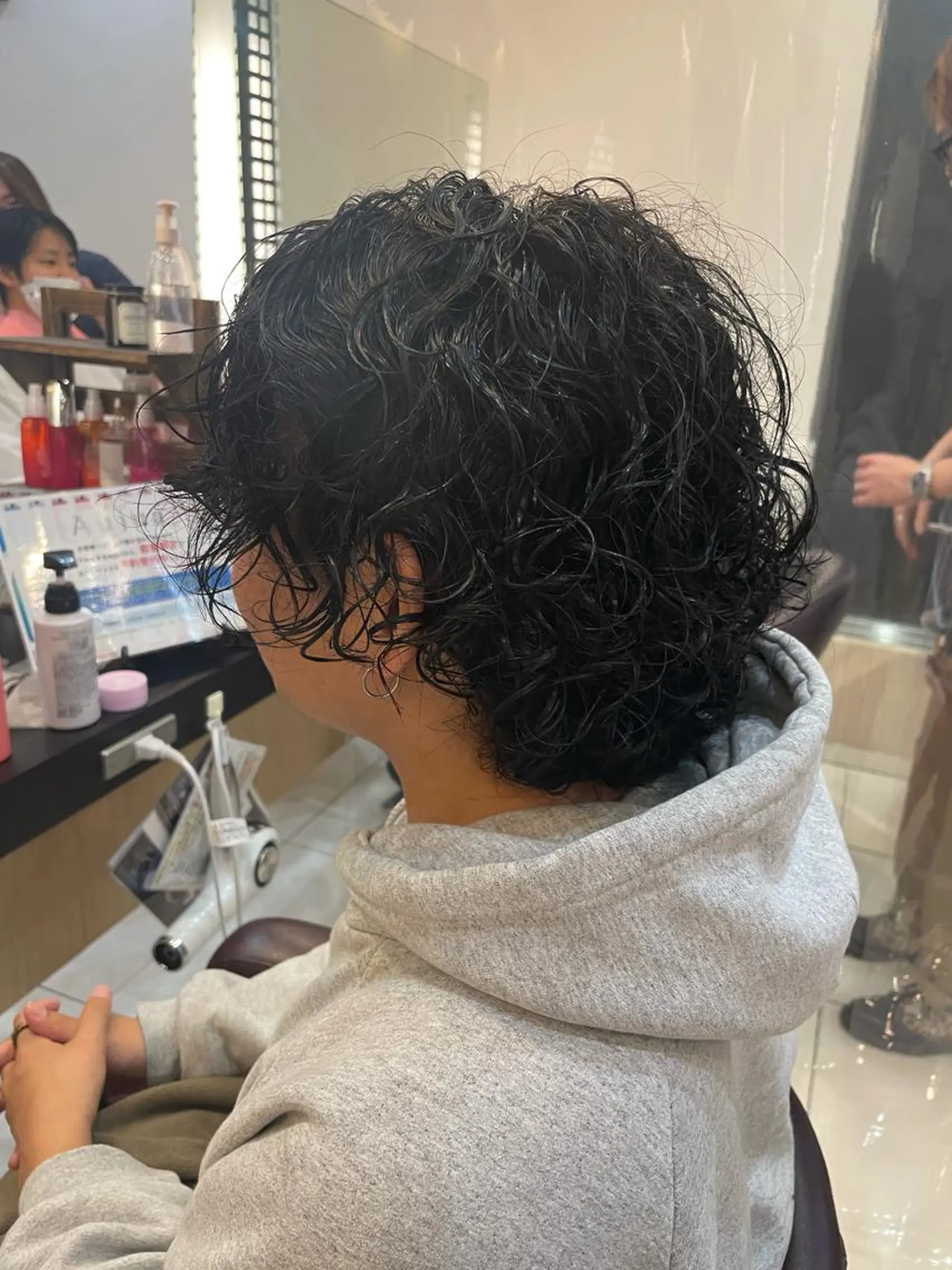 パーマ メンズ 内田温子大人女性 ハイライト、ボブのヘアスタイル