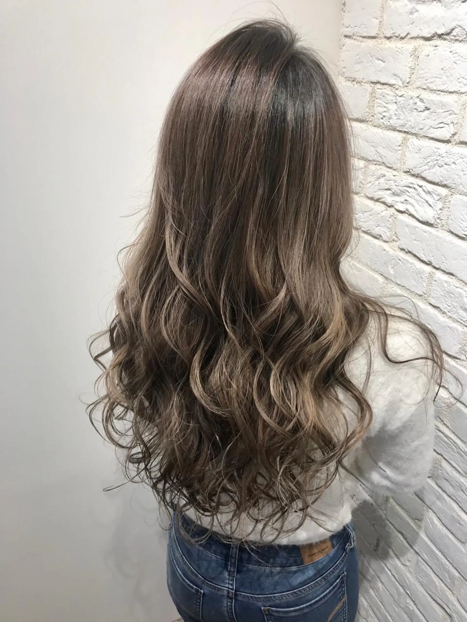 ロング カラー UMEDA FIGAROのヘアスタイル