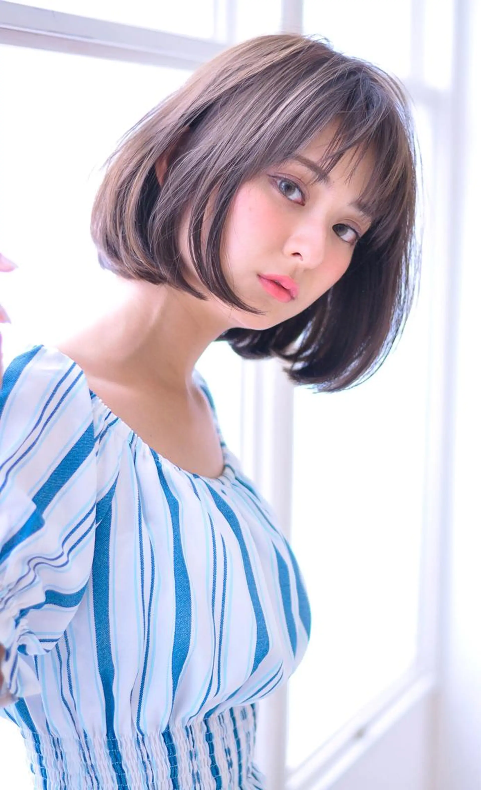 ショート カラー ショートボブ ハンサムショート アディクシーカラー ブリーチ 透明感カラー 中田 敏明のヘアスタイル