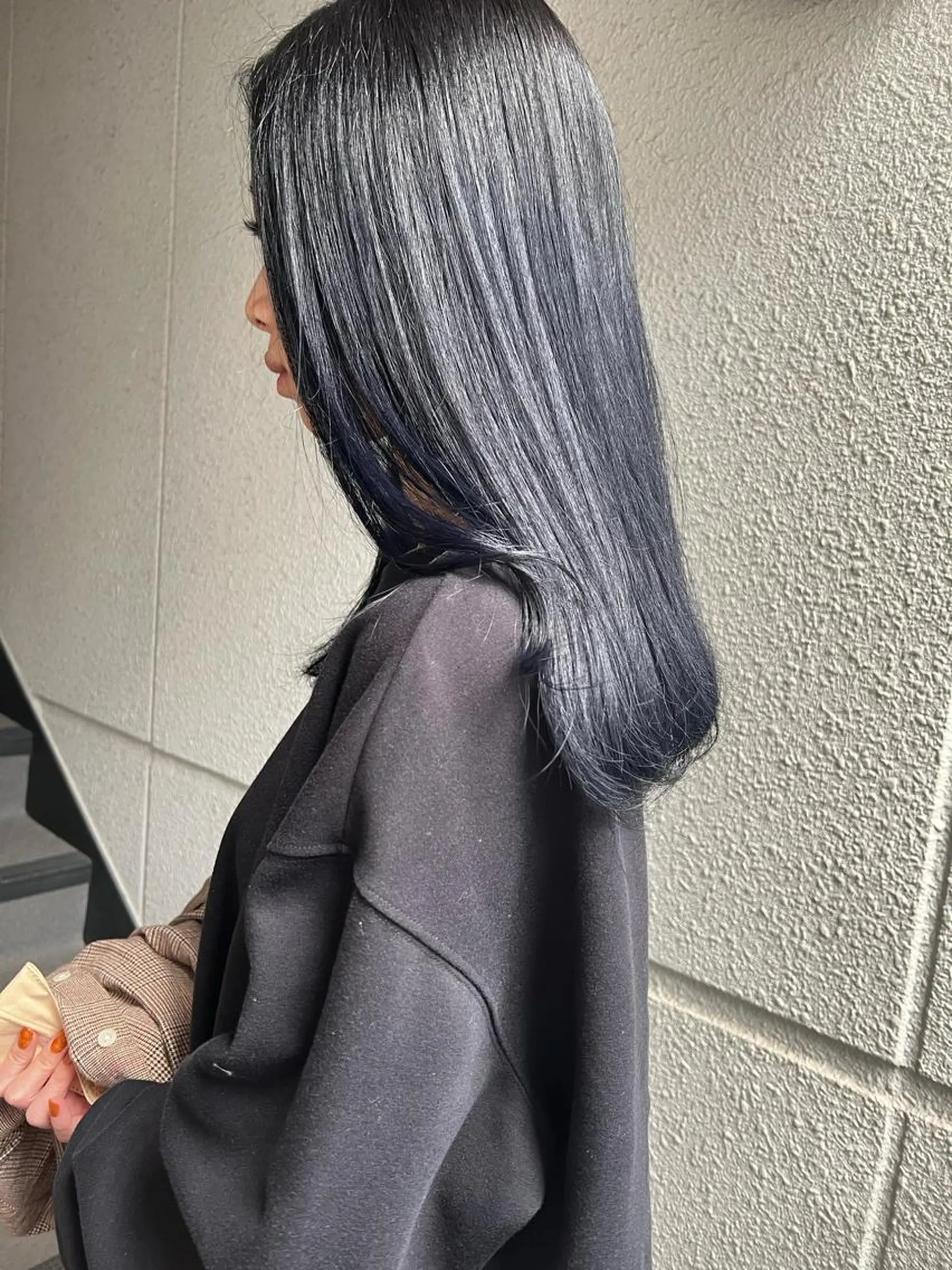 セミロング カラー ブリーチ ネイビーカラー カラーパティシエ facce🌼ikoのヘアスタイル