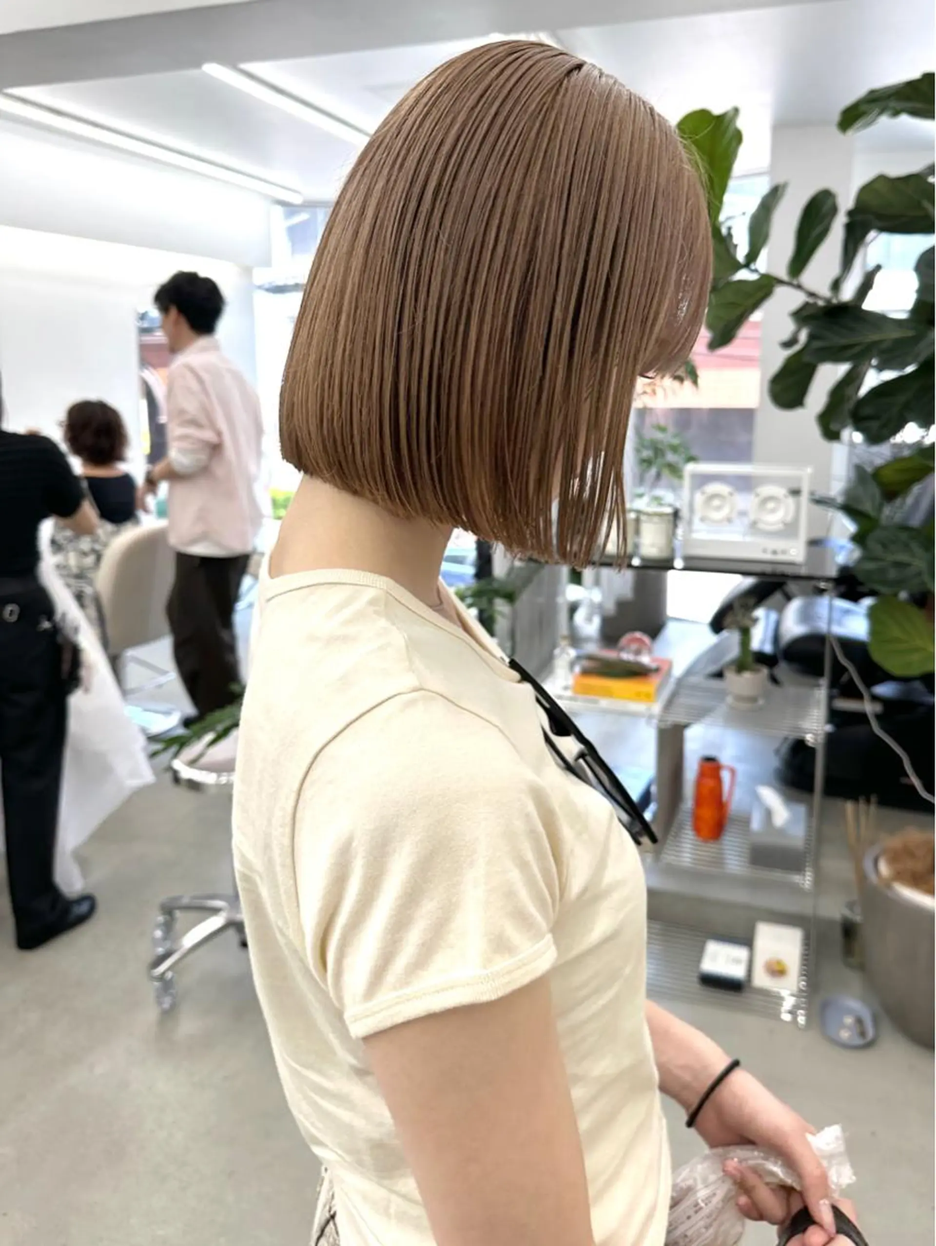 ショート カラー ベージュカラー ブリーチ ケアブリーチ ヘアカラー トリートメント ボブ/レイヤー/ケア パーマ/リュウタのヘアスタイル