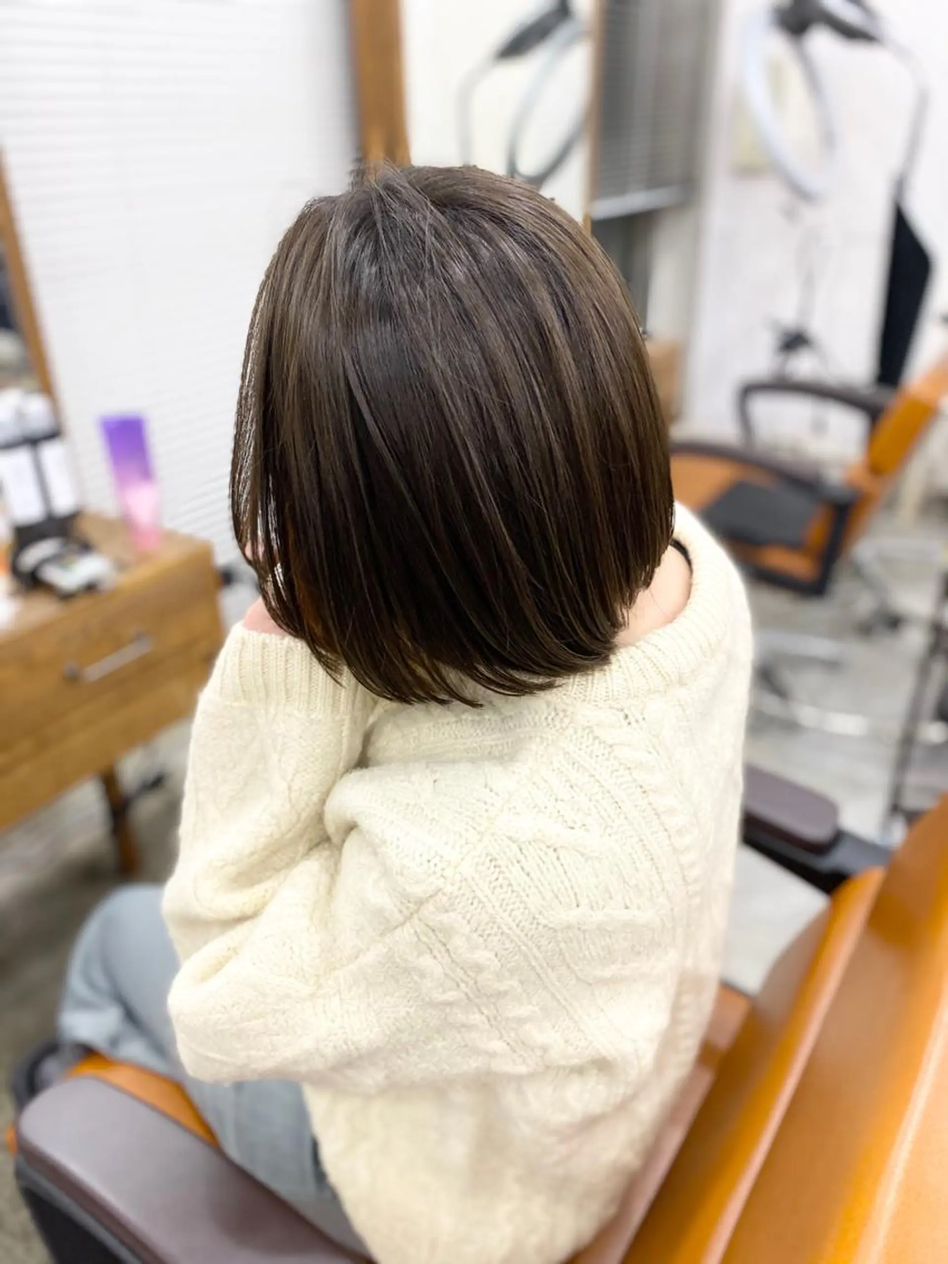 ショート カラー オリーブ/アッシュ やわらか透明感カラーのヘアスタイル