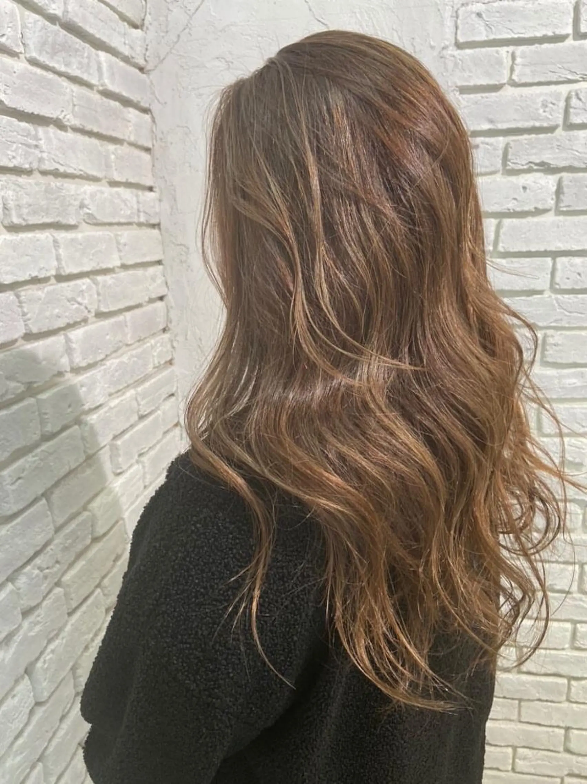 ミディアム カラー ミディアムパーマ ブリーチ 縮毛矯正 レイヤーカット🪽 MARINA🦩のヘアスタイル