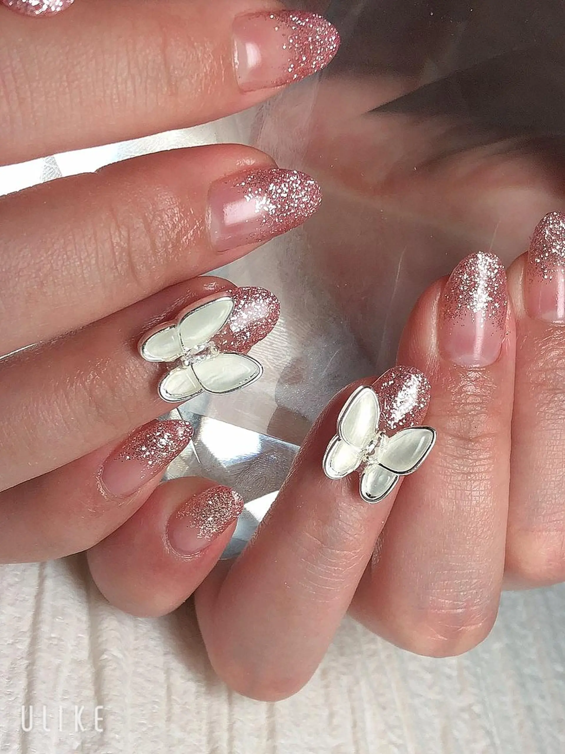 ミディアム ネイル 🦋Kiyomi. 🦋のネイルデザイン