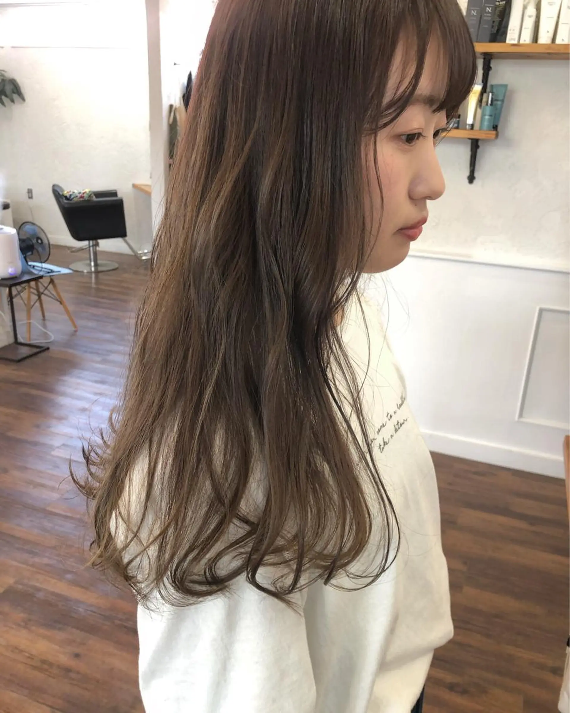 ロング カラー ベージュカラー ラベンダーカラー ラベンダーベージュ カット ヘアカラー 縮毛矯正 トリートメント 江原 彩華のヘアスタイル