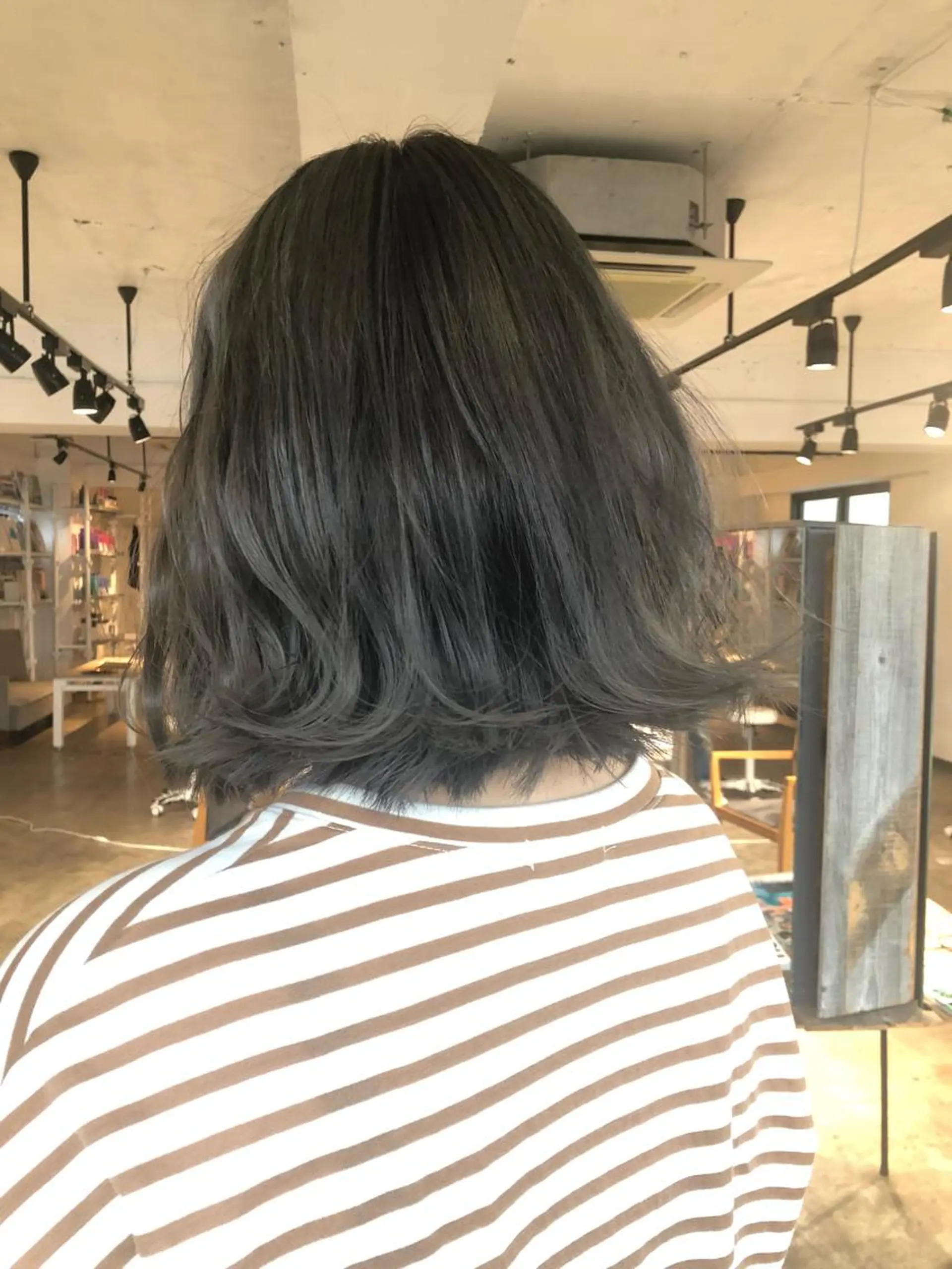 ミディアム カラー バレイヤージュ レイヤーカット ヘアカラー トリートメント ハイトーン/レイヤー /ケアブリーチ石川治のヘアスタイル