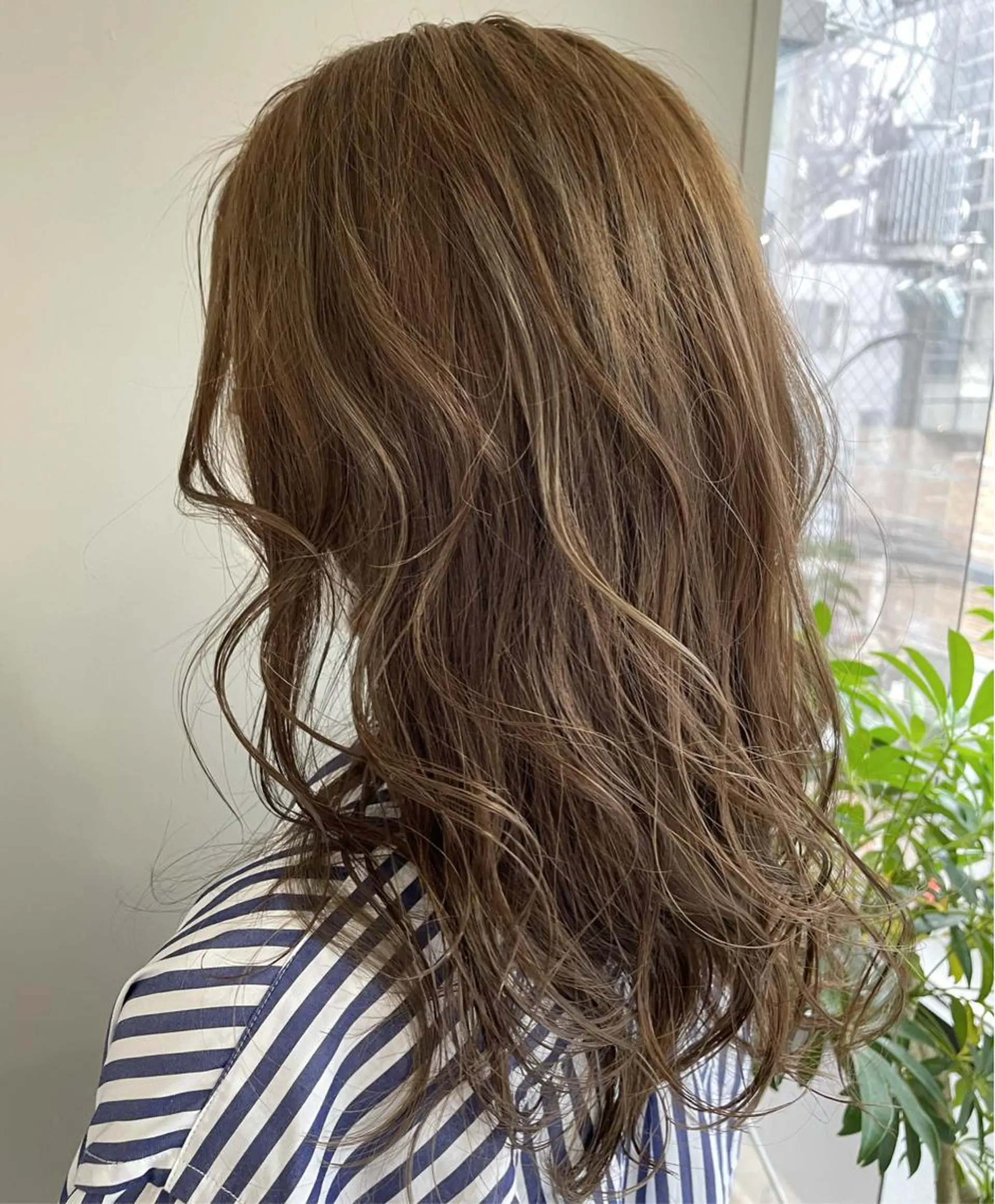 セミロング カラー ヘアカラー 心斎橋韓国ボブ 好原良真のヘアスタイル