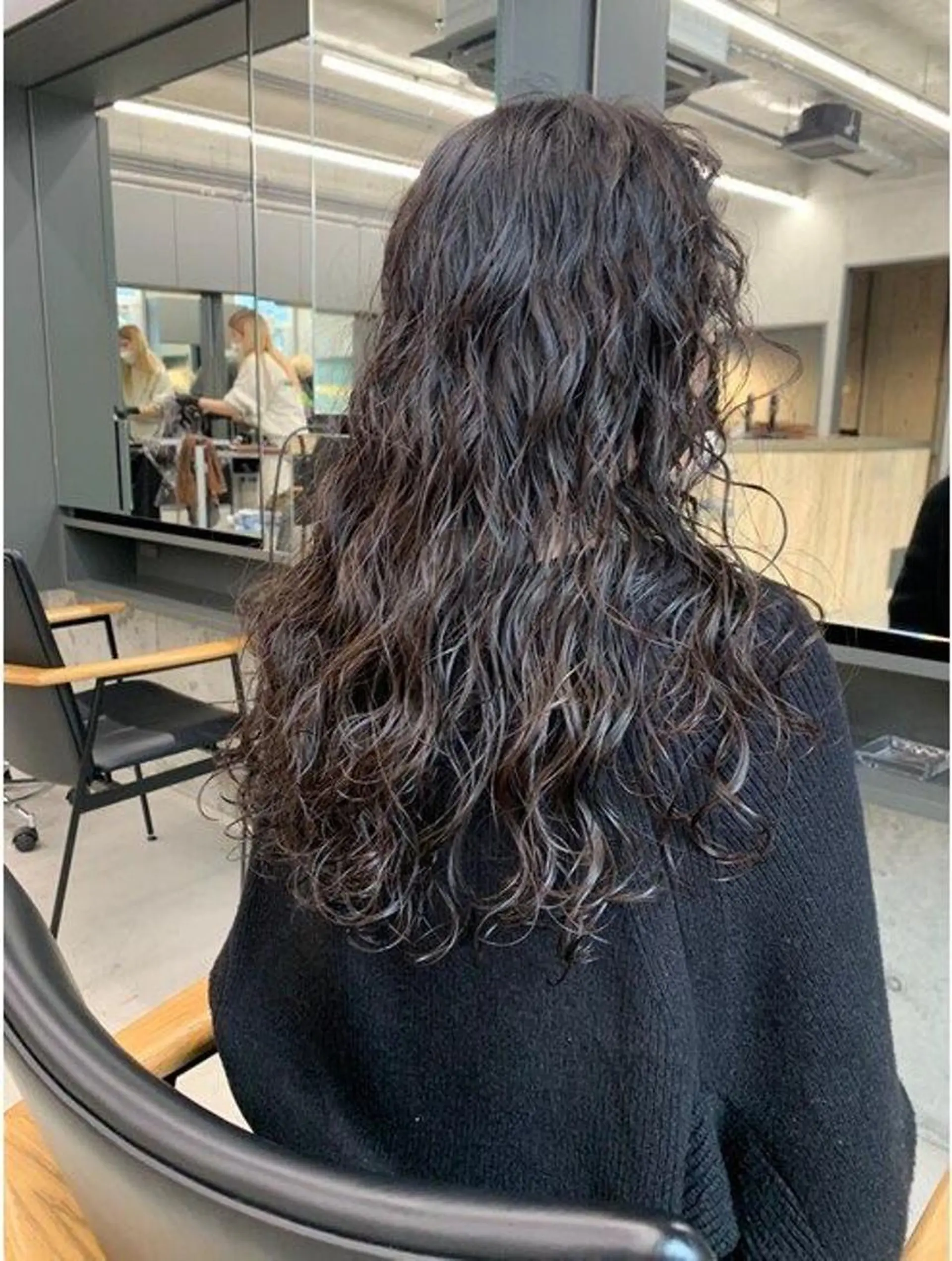 ロング パーマ 本田 央介のヘアスタイル