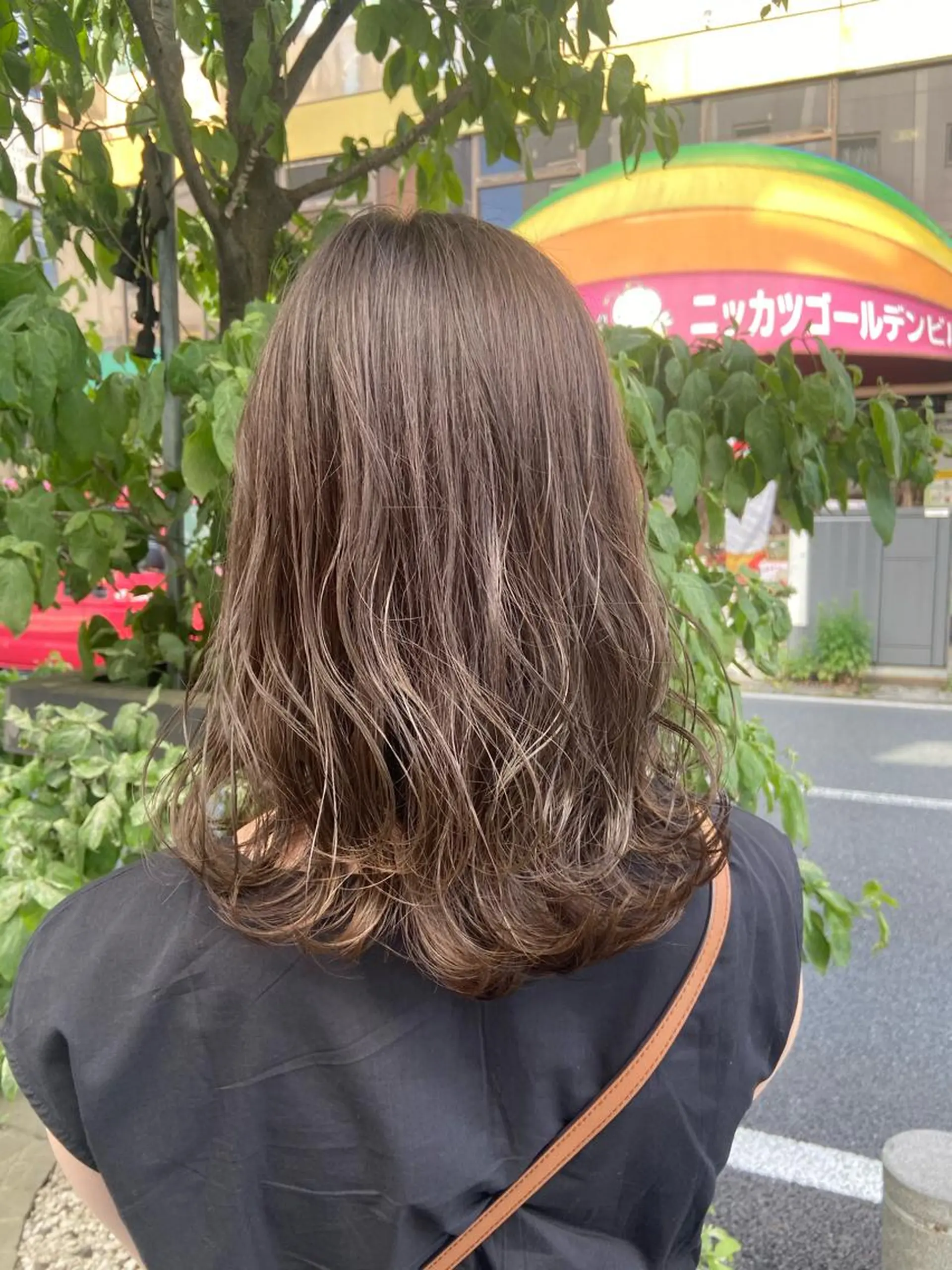 ロング カラー ベージュカラー ブリーチ ブリーチなしカラー オリーブベージュ カット ヘアカラー 瀬川 響音のヘアスタイル