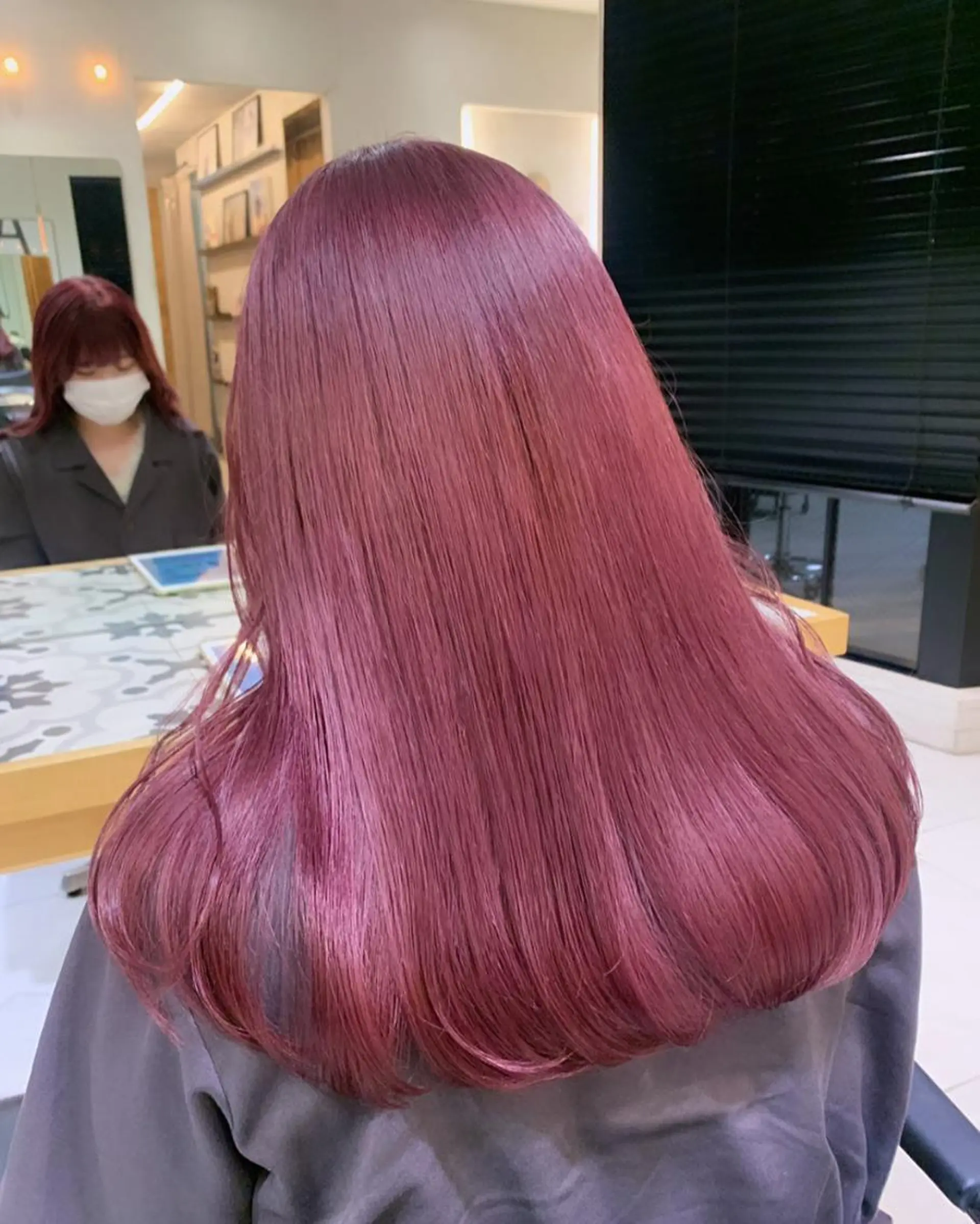 ロング カット ヘアカラー トリートメント 淡いハイトーンカラー レイヤーカットゆうかのヘアスタイル