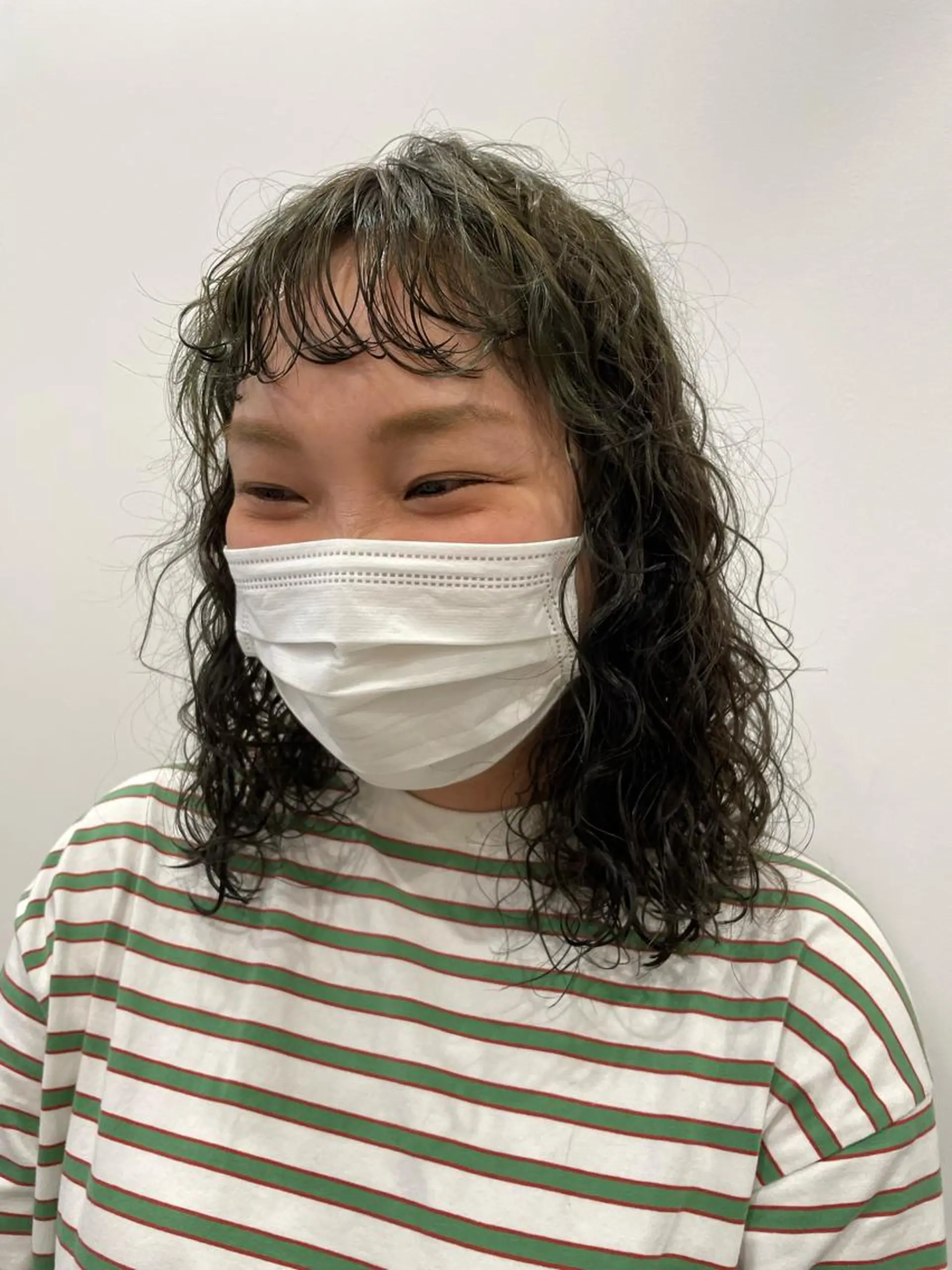 ミディアム カラー パーマ しの　ゆきの THE REMMYのヘアスタイル