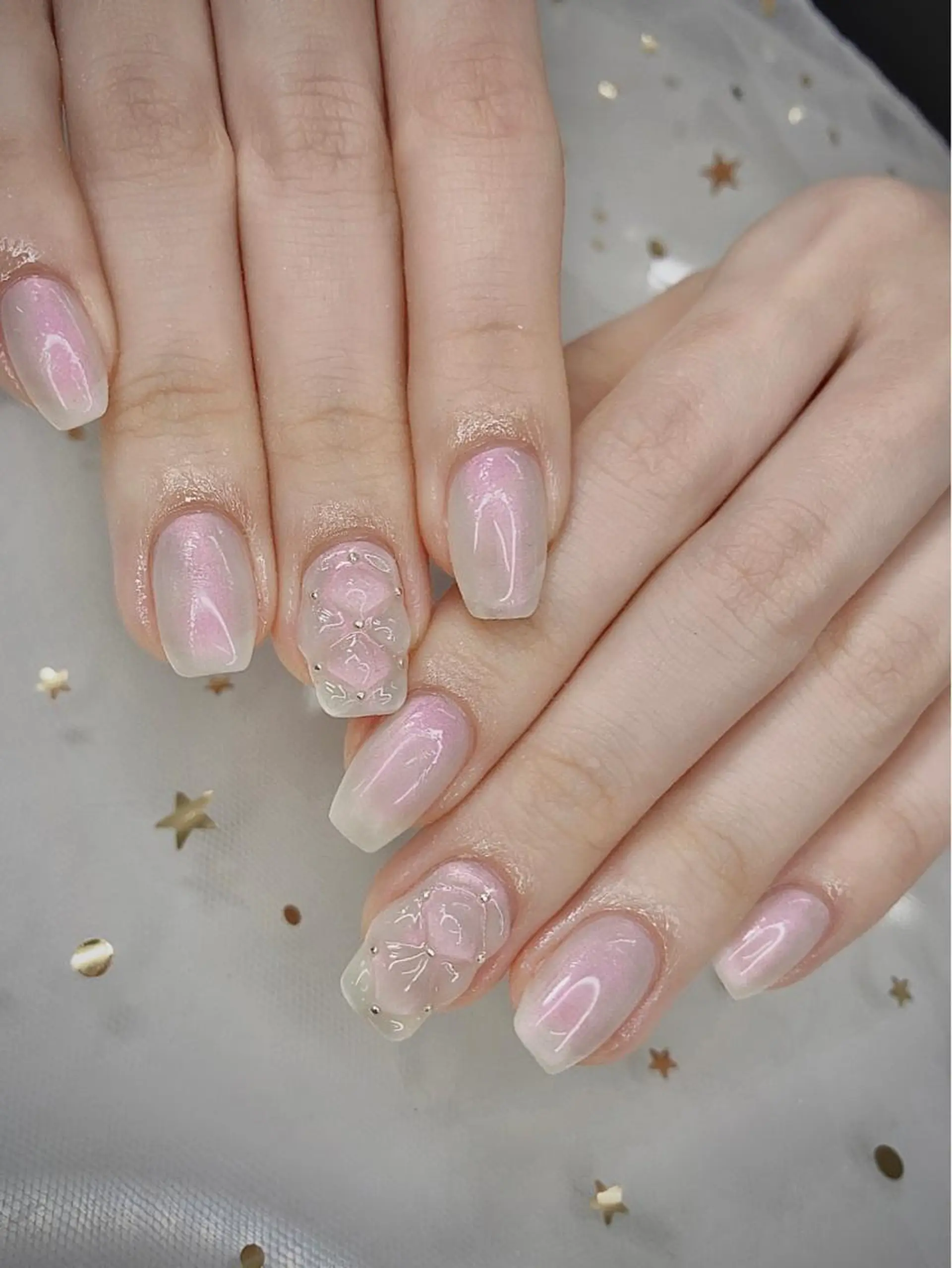 ネイル ハンドネイル I-nailロング /ワンホン/キラキラのネイルデザイン