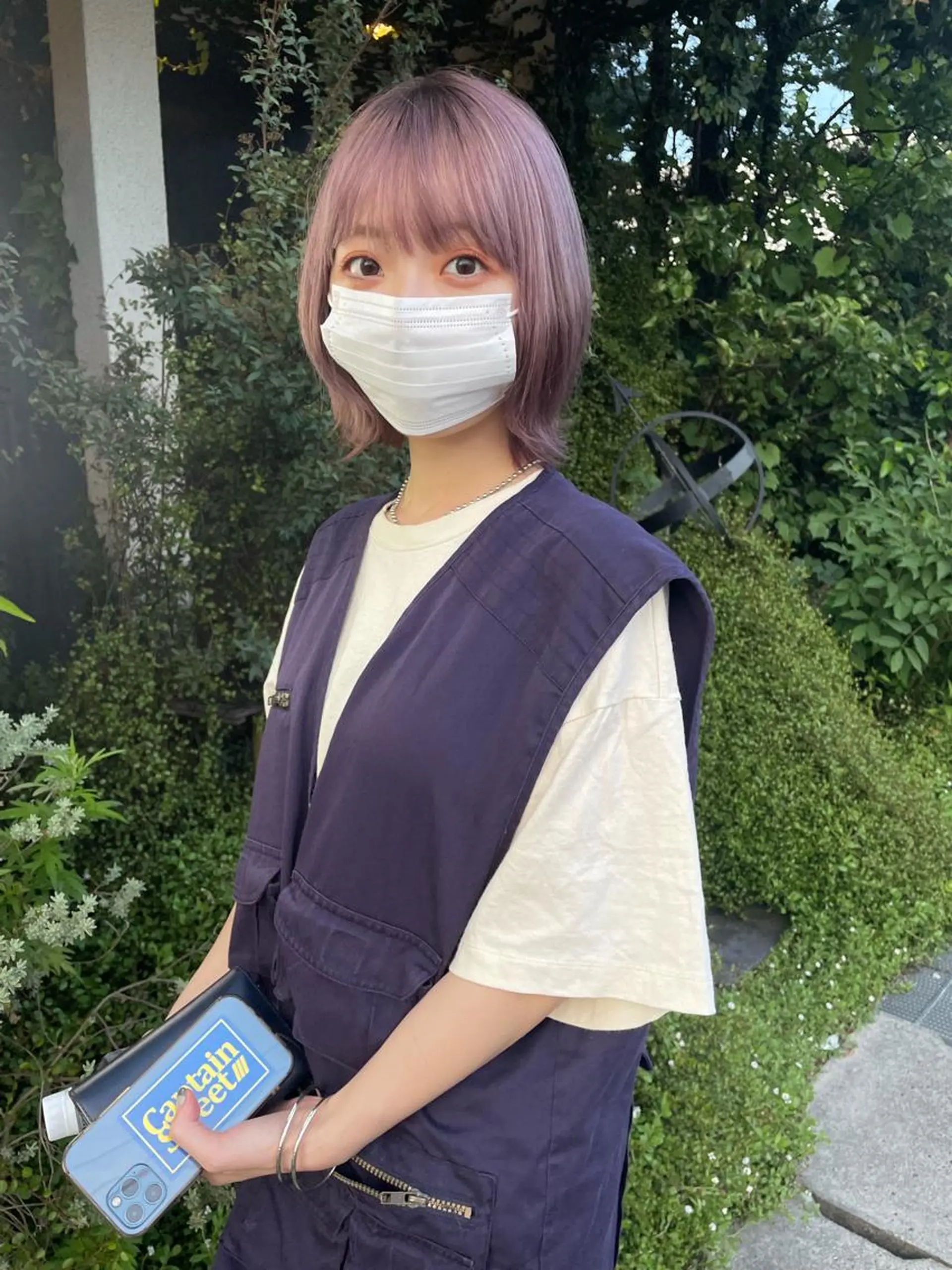 ミディアム カラー シルバー アオキ リノのヘアスタイル