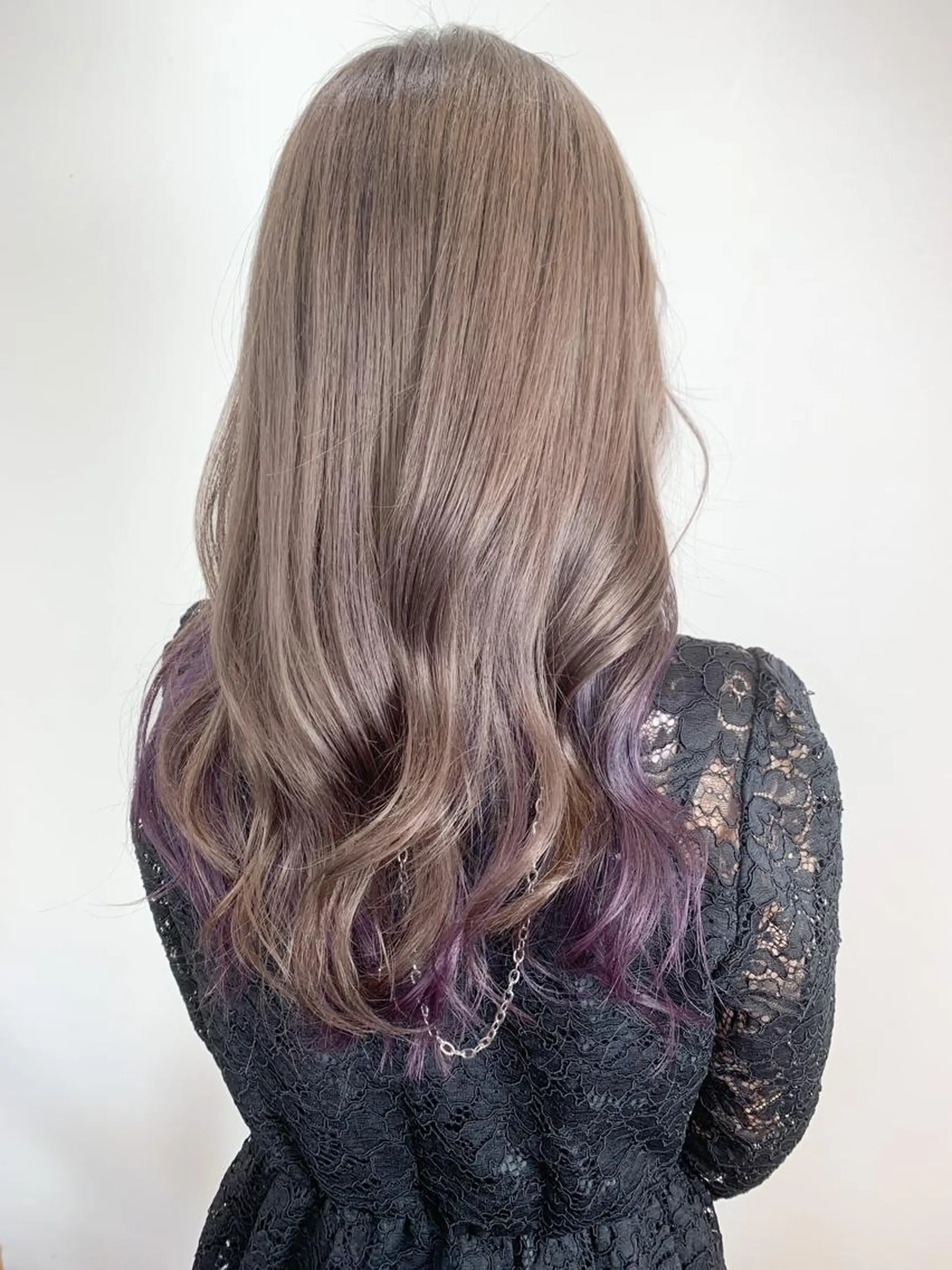 セミロング カラー 薄田 珠美のヘアスタイル