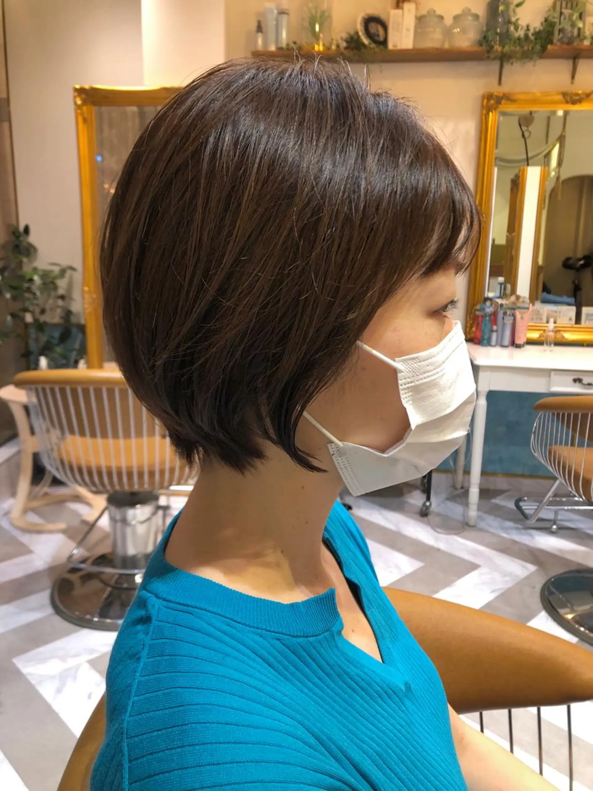 ショート レイヤーカット /透明感カラー西田のヘアスタイル