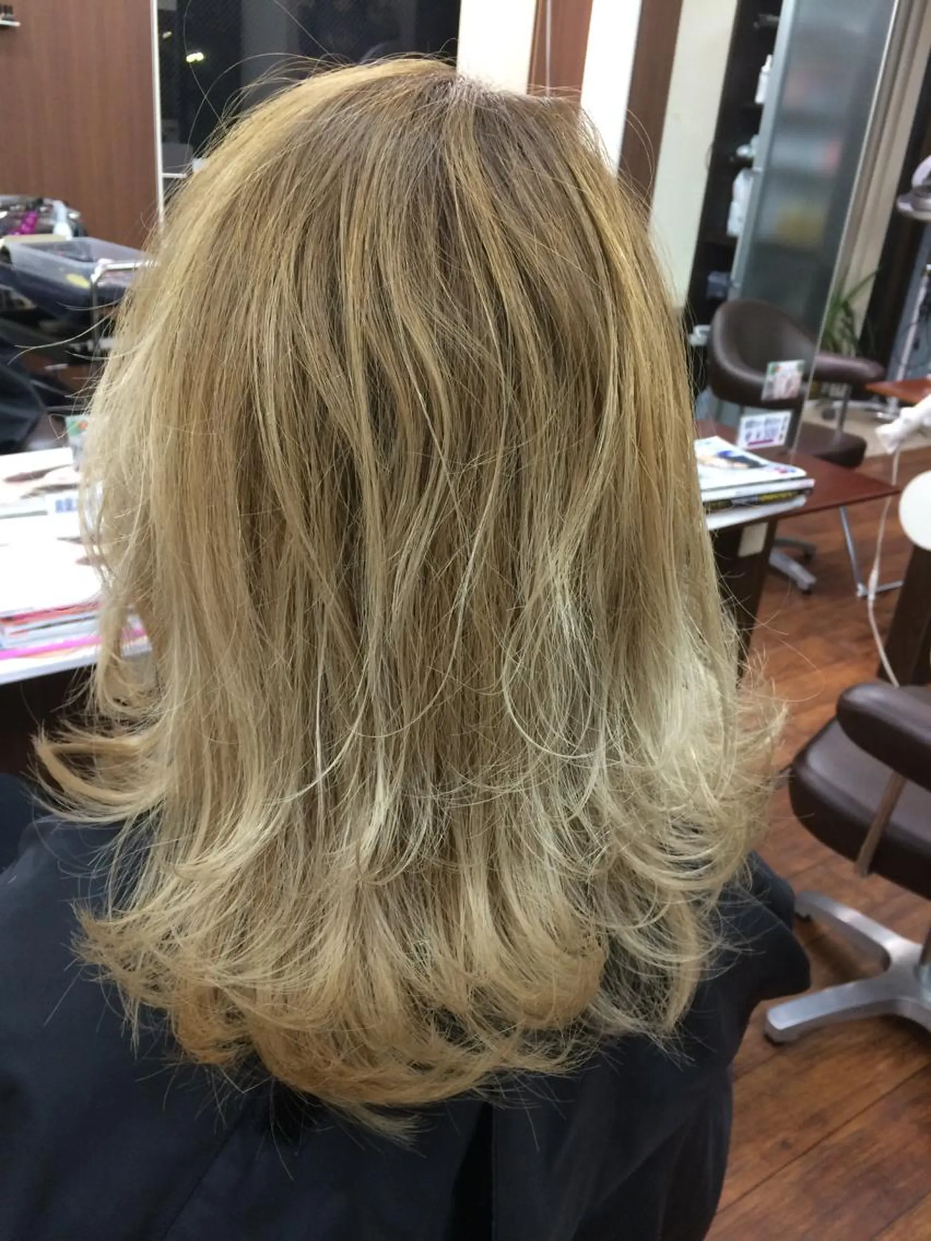 ミディアム カラー ベージュカラー ブロンド ブロンドベージュ AN'TIA小作代表 ⭐︎kazuma⭐︎のヘアスタイル