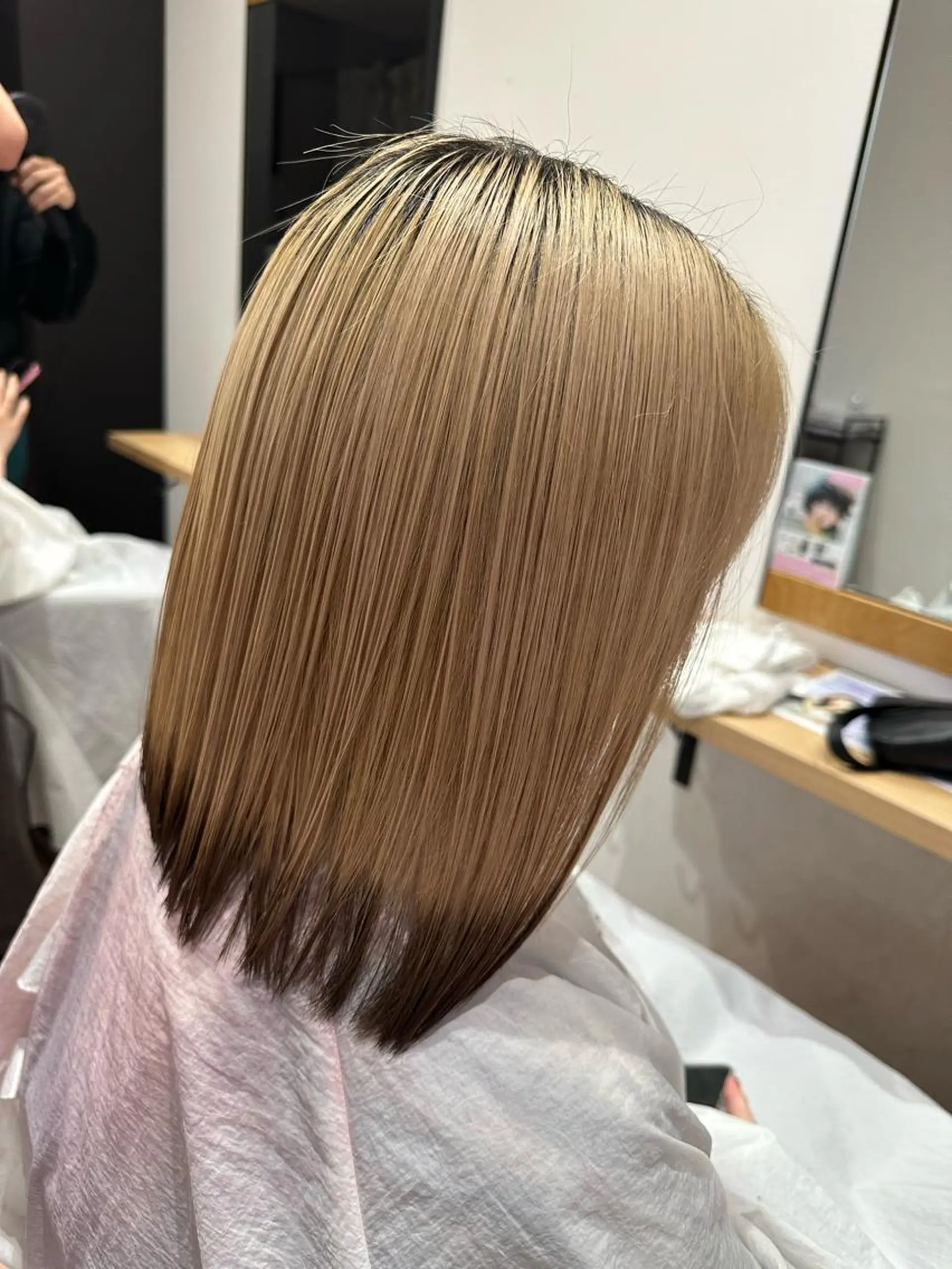 ミディアム ENN藤本 大輝艶感カラーのヘアスタイル