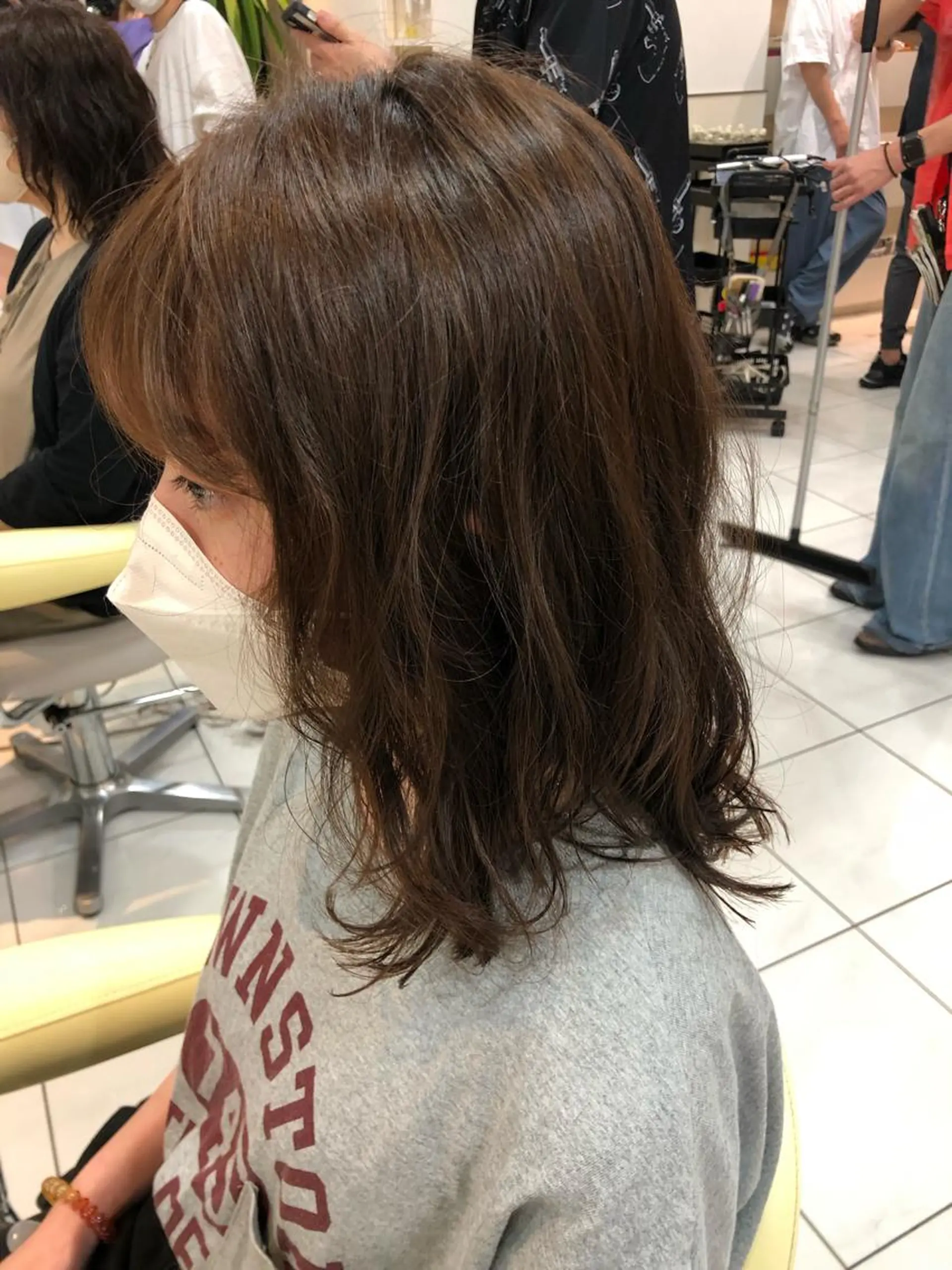 ミディアム パーマ ミディアムパーマ カット パーマ トリートメント 七井 香奈 (なないかな)のヘアスタイル