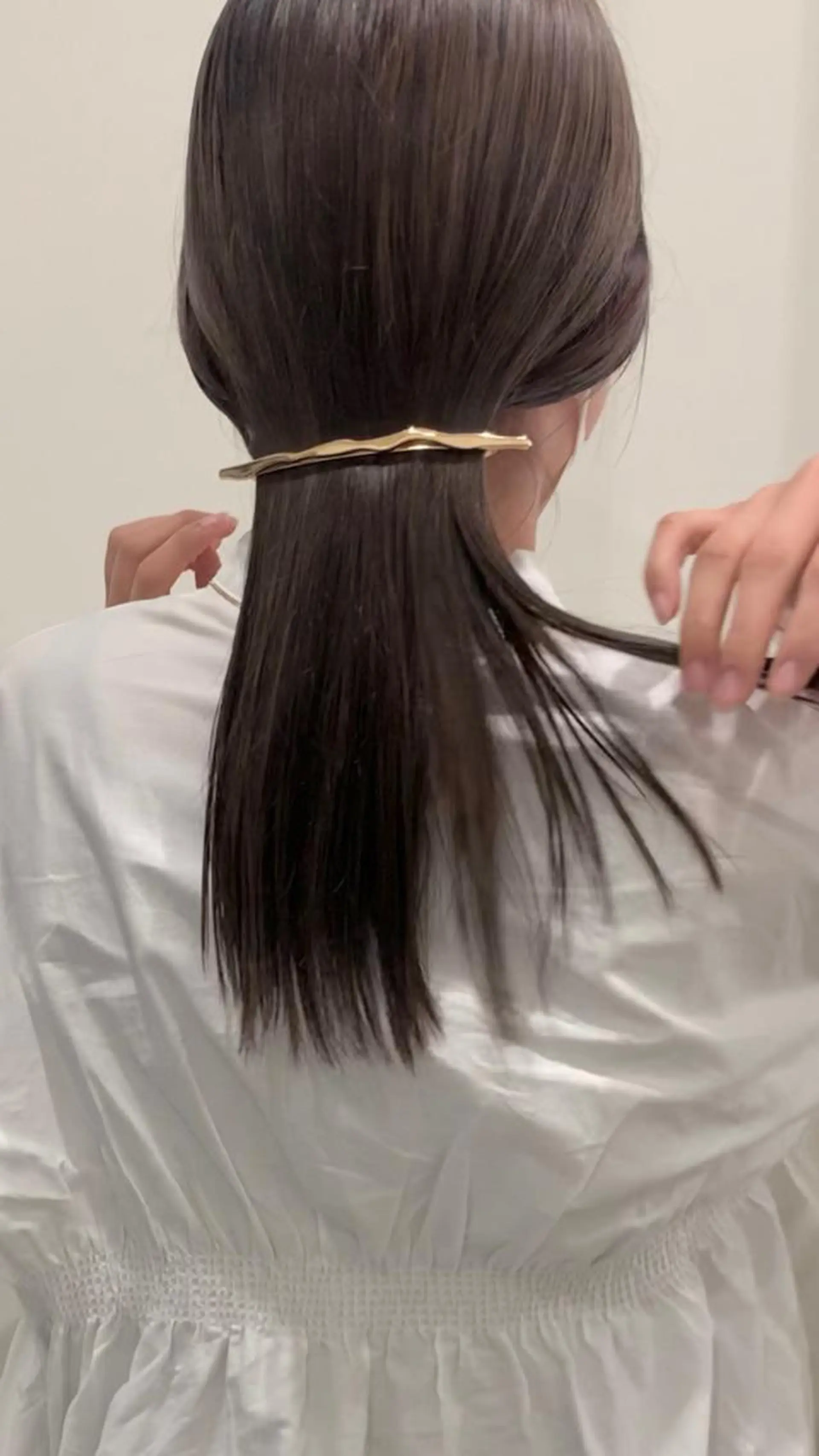 セミロング カラー ブリーチ 透明感カラー ヘアカラー 落合希 Olivebeigeのヘアスタイル