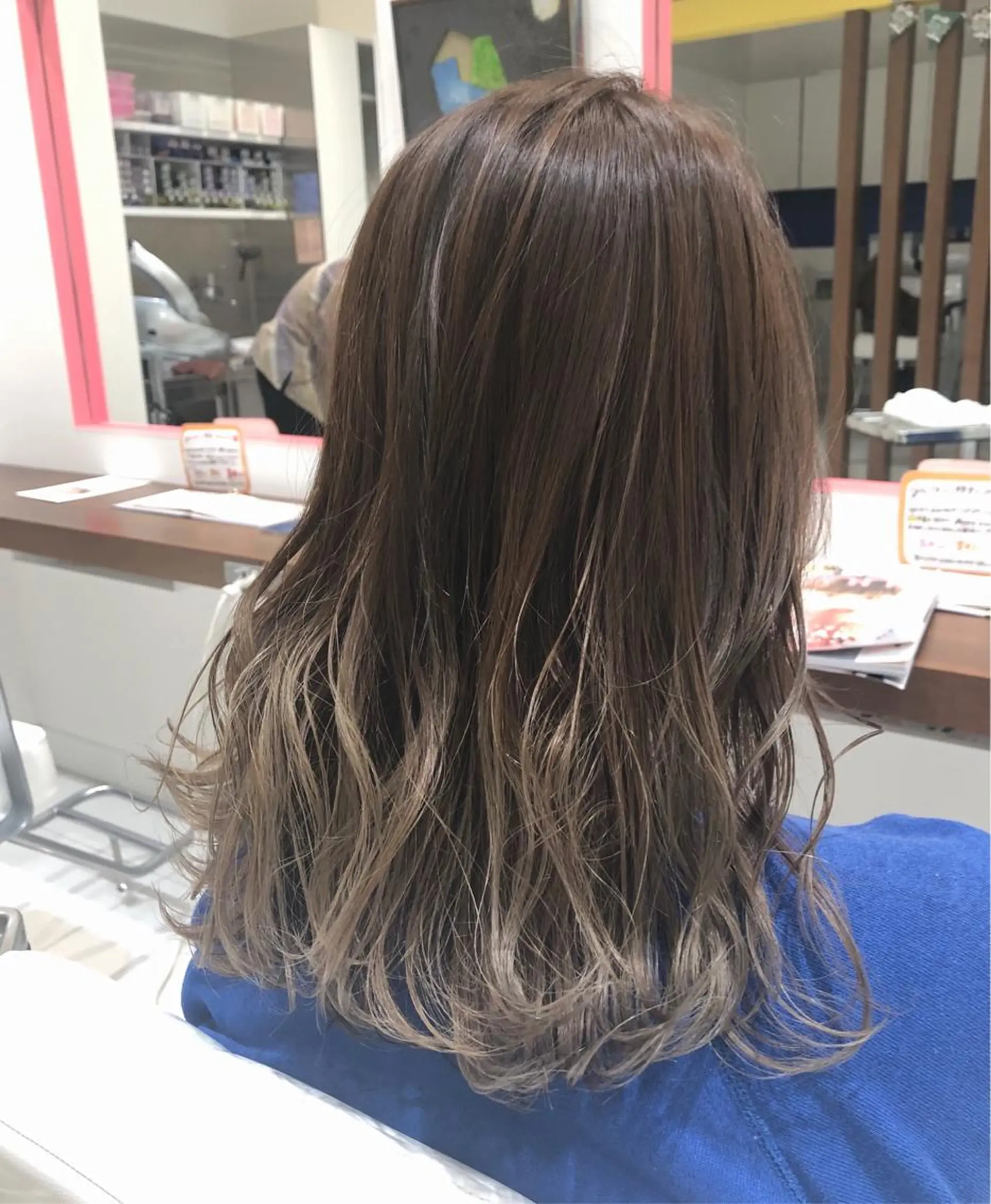 ロング カラー グラデーションカラー グレージュ ヘアカラー sano sayakaのヘアスタイル