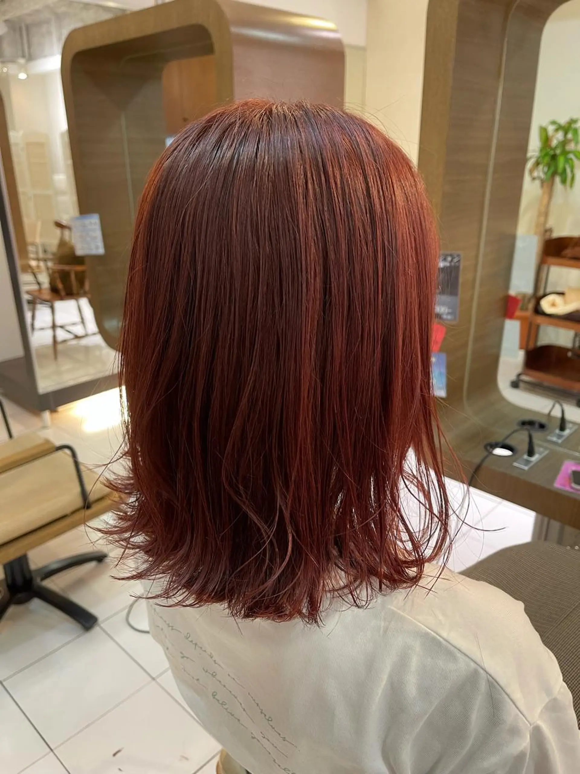 ミディアム カラー ブリーチ オレンジ レッドカラー カット ヘアカラー アニメオタク美容師/ miharuのヘアスタイル