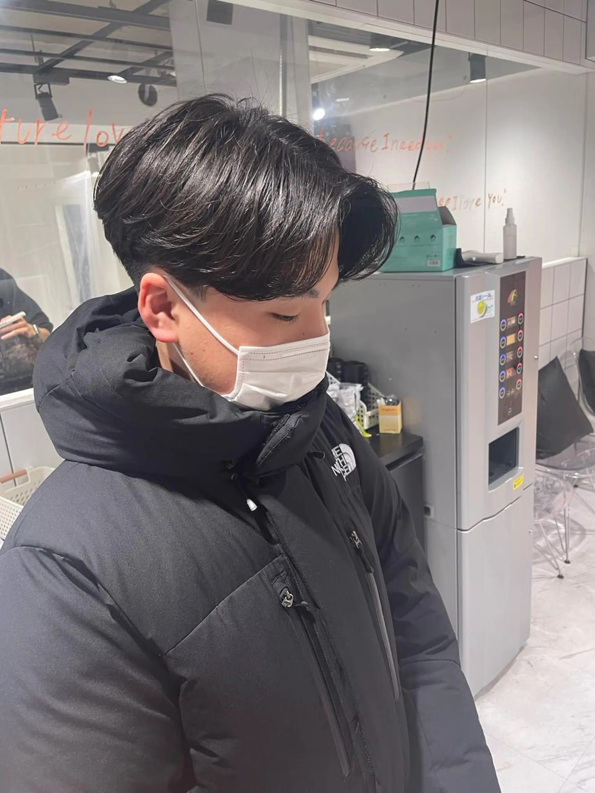 ショート カラー パーマ ヘアアレンジ メンズ キッズ ネイル マツエク・マツパ アイブロウ アップバング センターパート メンズハイトーン マッシュウルフ マッシュ カット パーマ トリートメント ヘッドスパ ヘアセット スパイキー/フェザー /波巻き/かいとのヘアスタイル