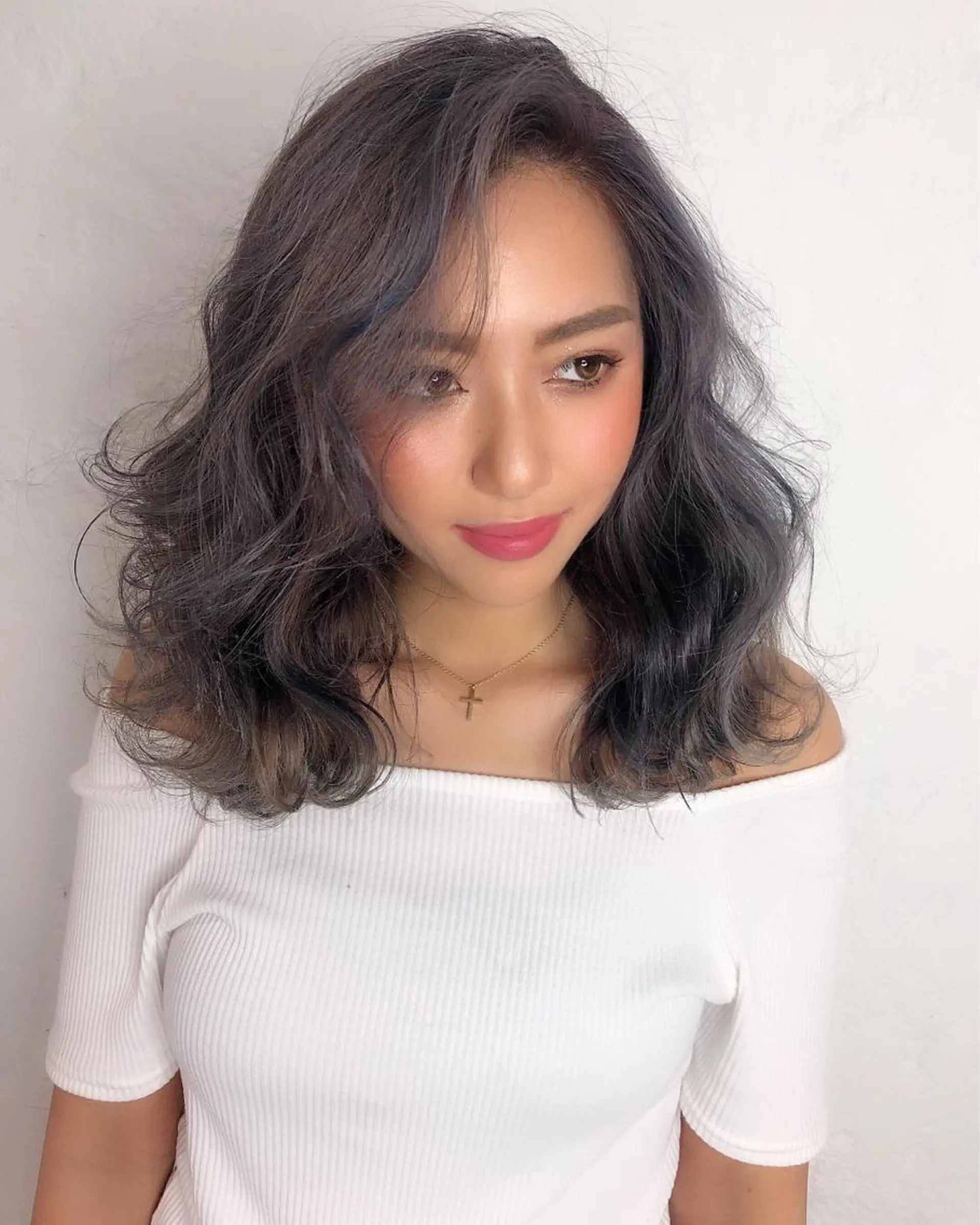 ミディアム カラー レイヤーカット BLend 渋谷のヘアスタイル