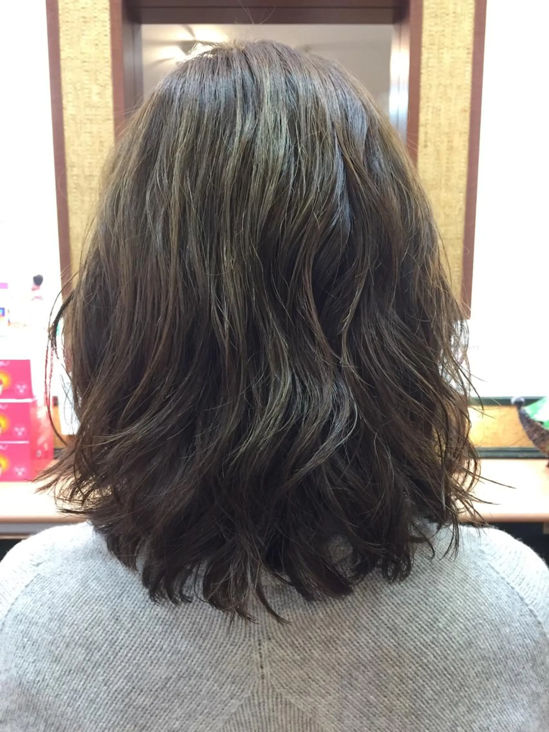 カラー パーマ ハイライトカラー 鈴木 隼人のヘアスタイル
