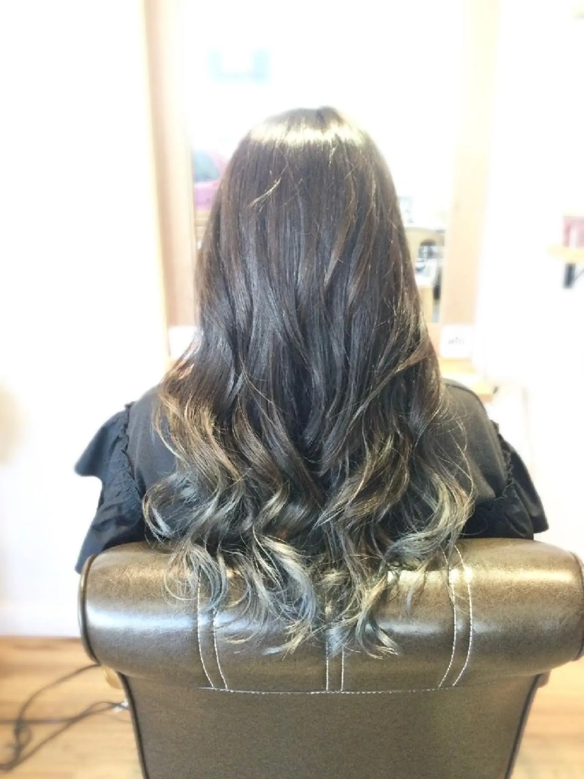 カラー ロング ヘアカラー トリートメント 堀 望美のヘアスタイル