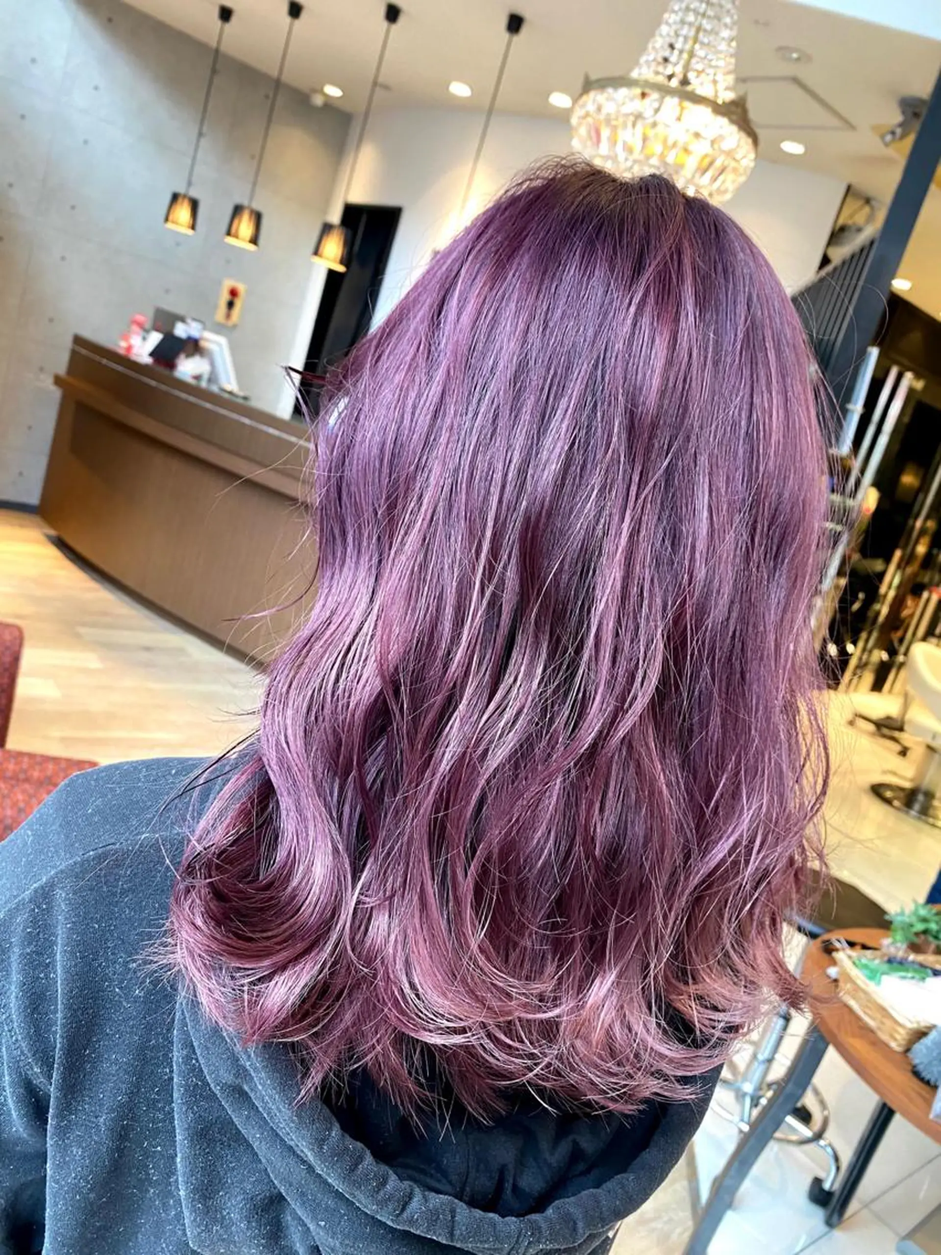 ミディアム カラー ラベンダーカラー カット ヘアカラー トリートメント デザインカラー✨新倉 佑奈のヘアスタイル