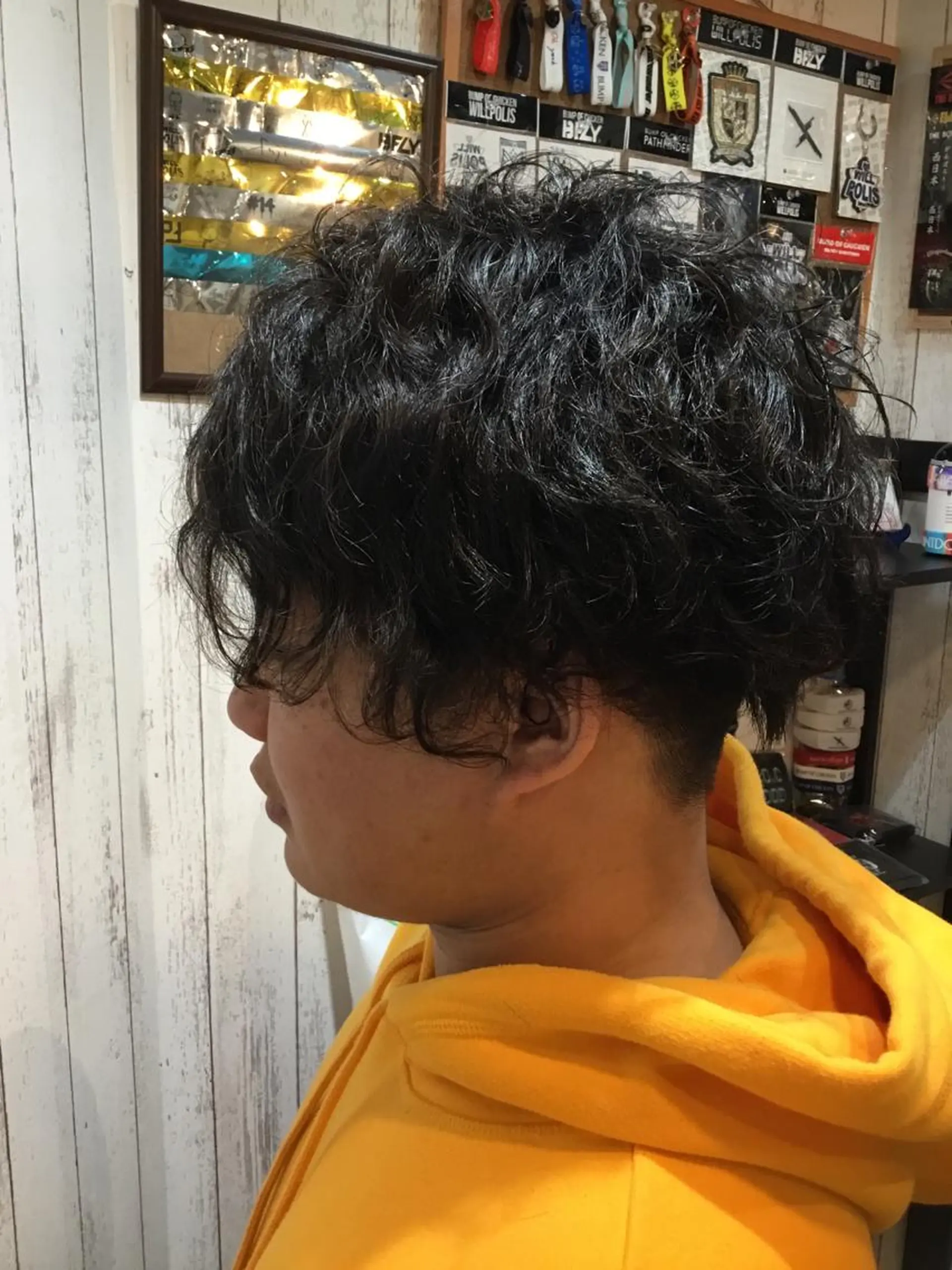 ショート パーマ メンズ 金崎 新吾のヘアスタイル