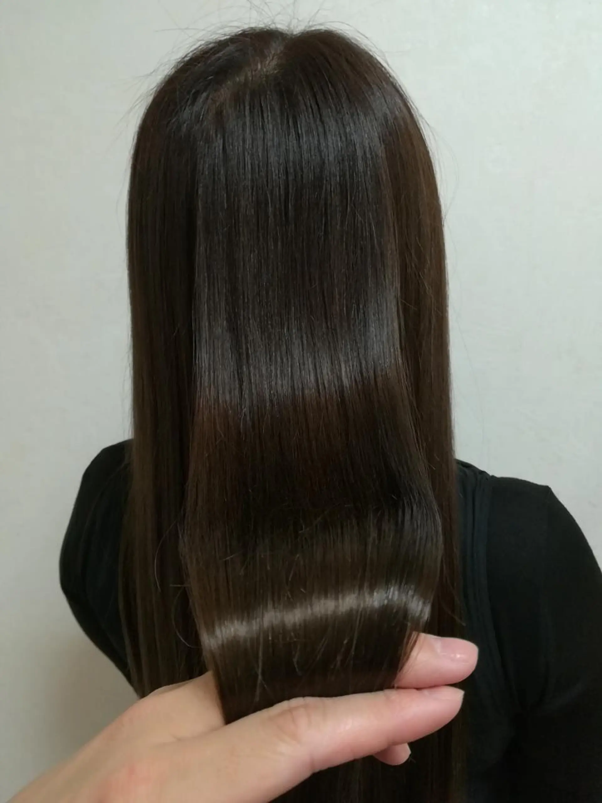 ロング 岡本 真実のヘアスタイル