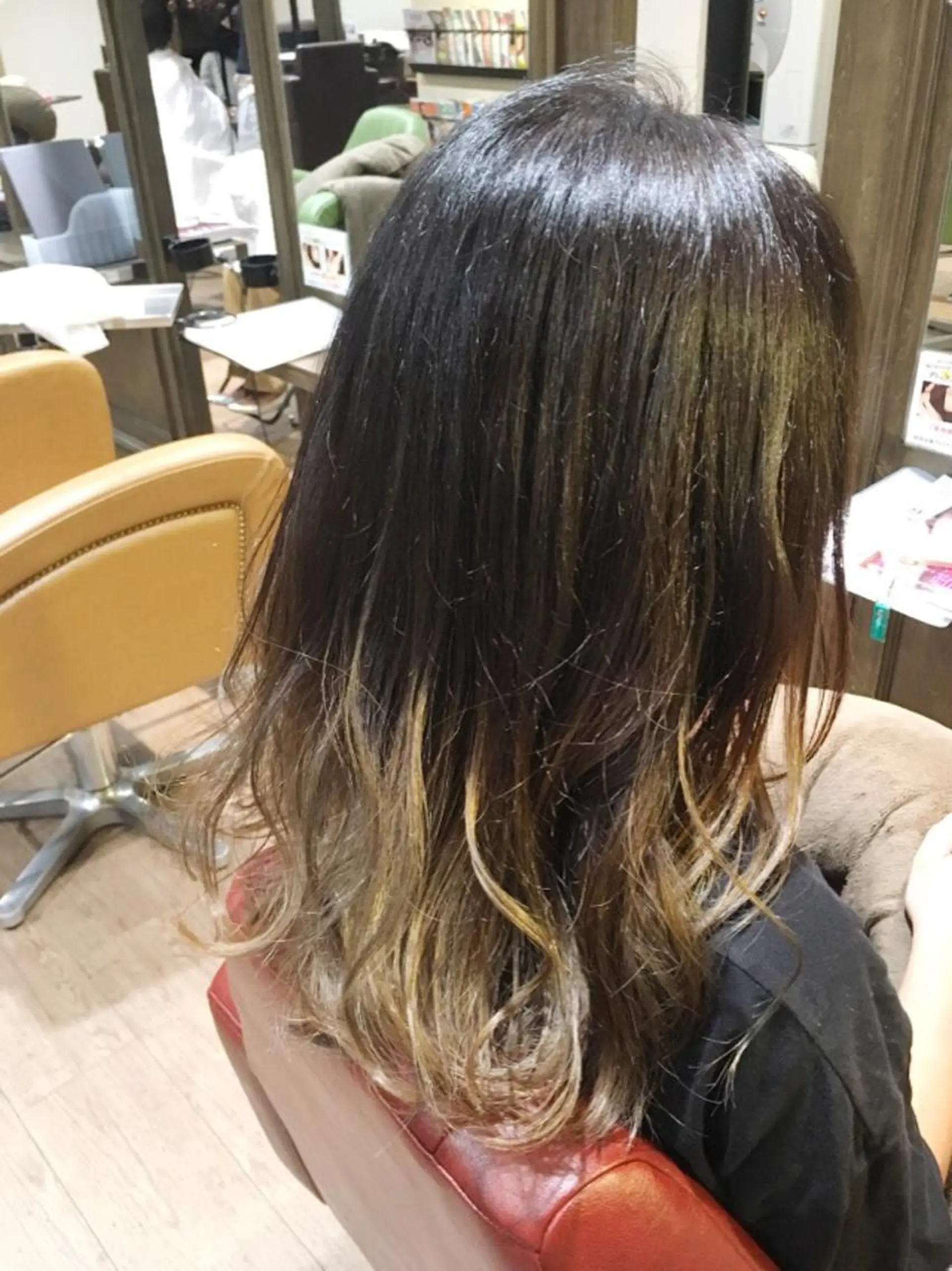 ロング カラー ブリーチ グラデーションカラー MODE K's塚口 かどやのヘアスタイル