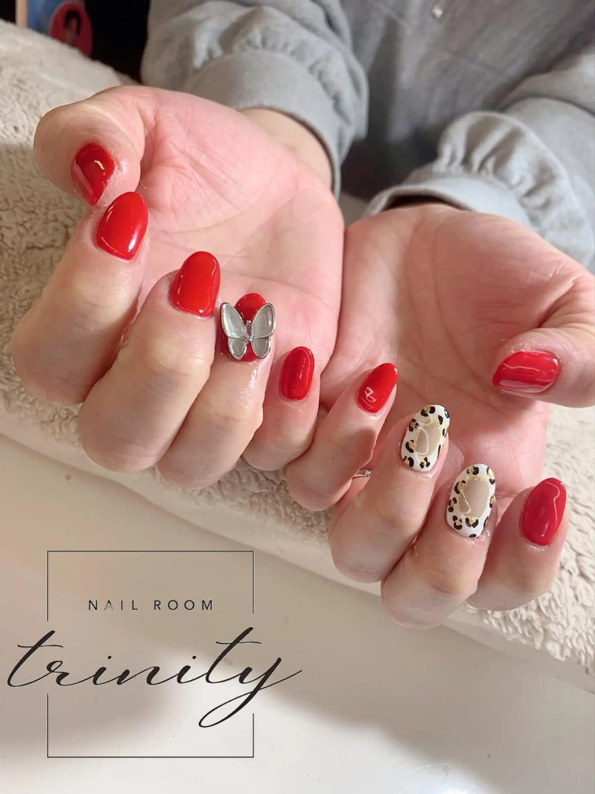 ネイル ハンドネイル Trinity ネイリストスタッフのネイルデザイン