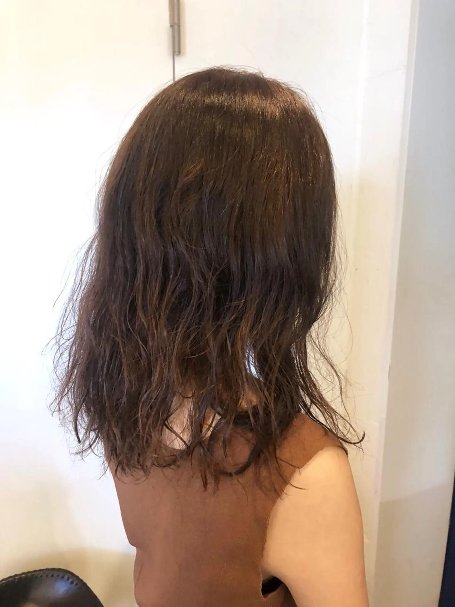 ミディアム カラー パーマ MIOベージュカラー 柔らかいカラーのヘアスタイル