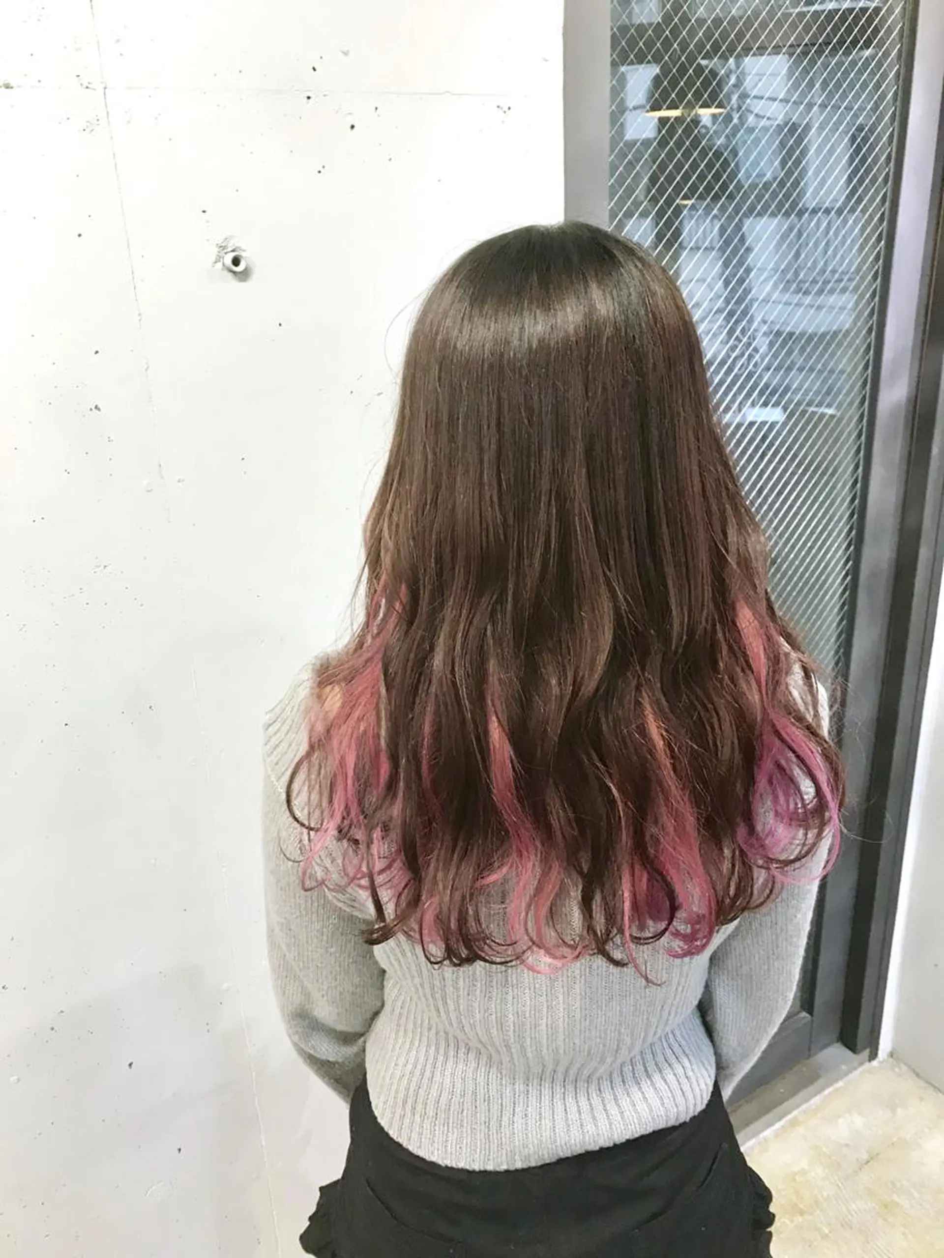 ロング カラー インナーカラー ピンクカラー lok[ロク] 高田馬場のヘアスタイル